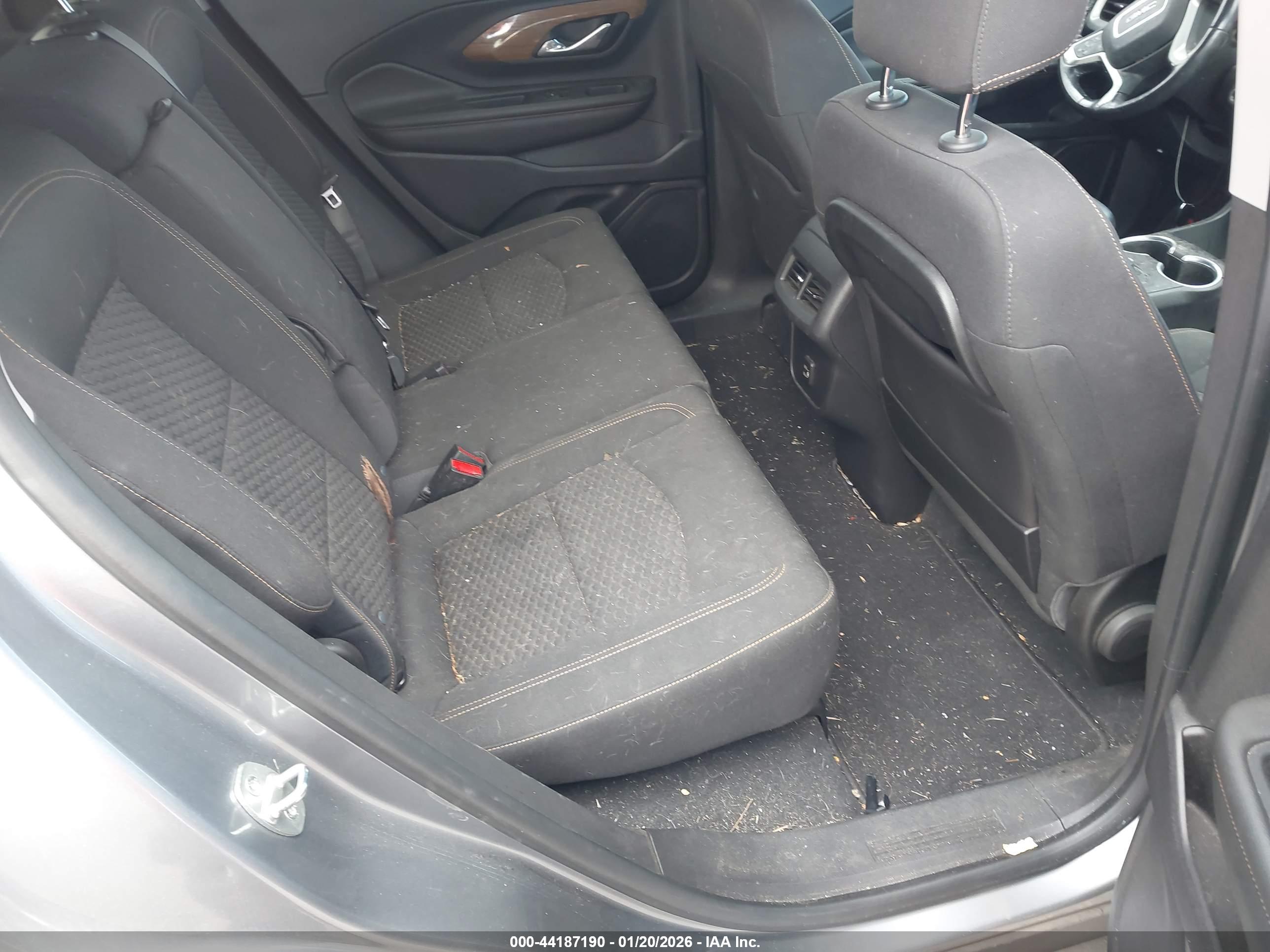 GMC TERRAIN image 8