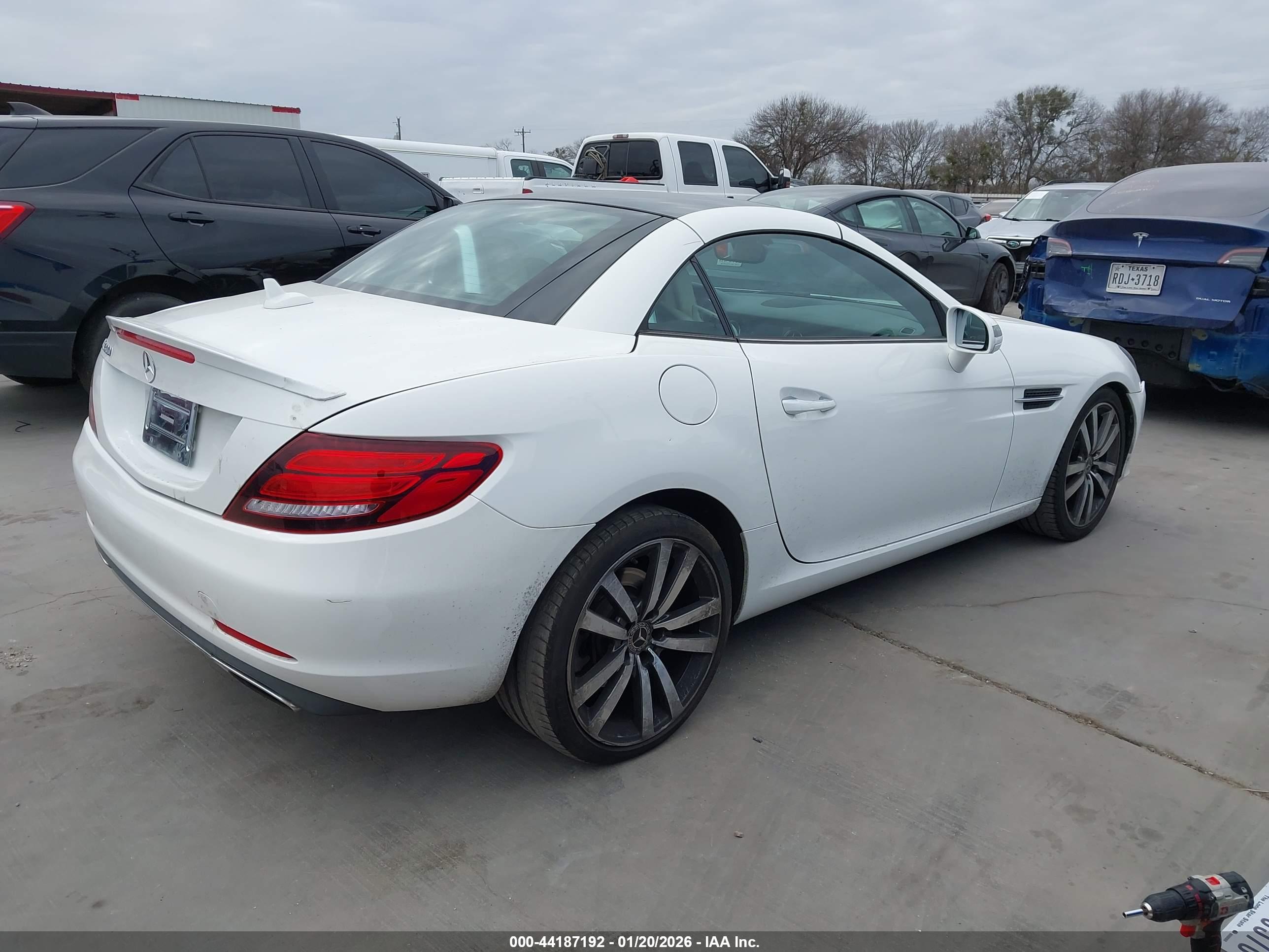 MERCEDES-BENZ SLC image 4