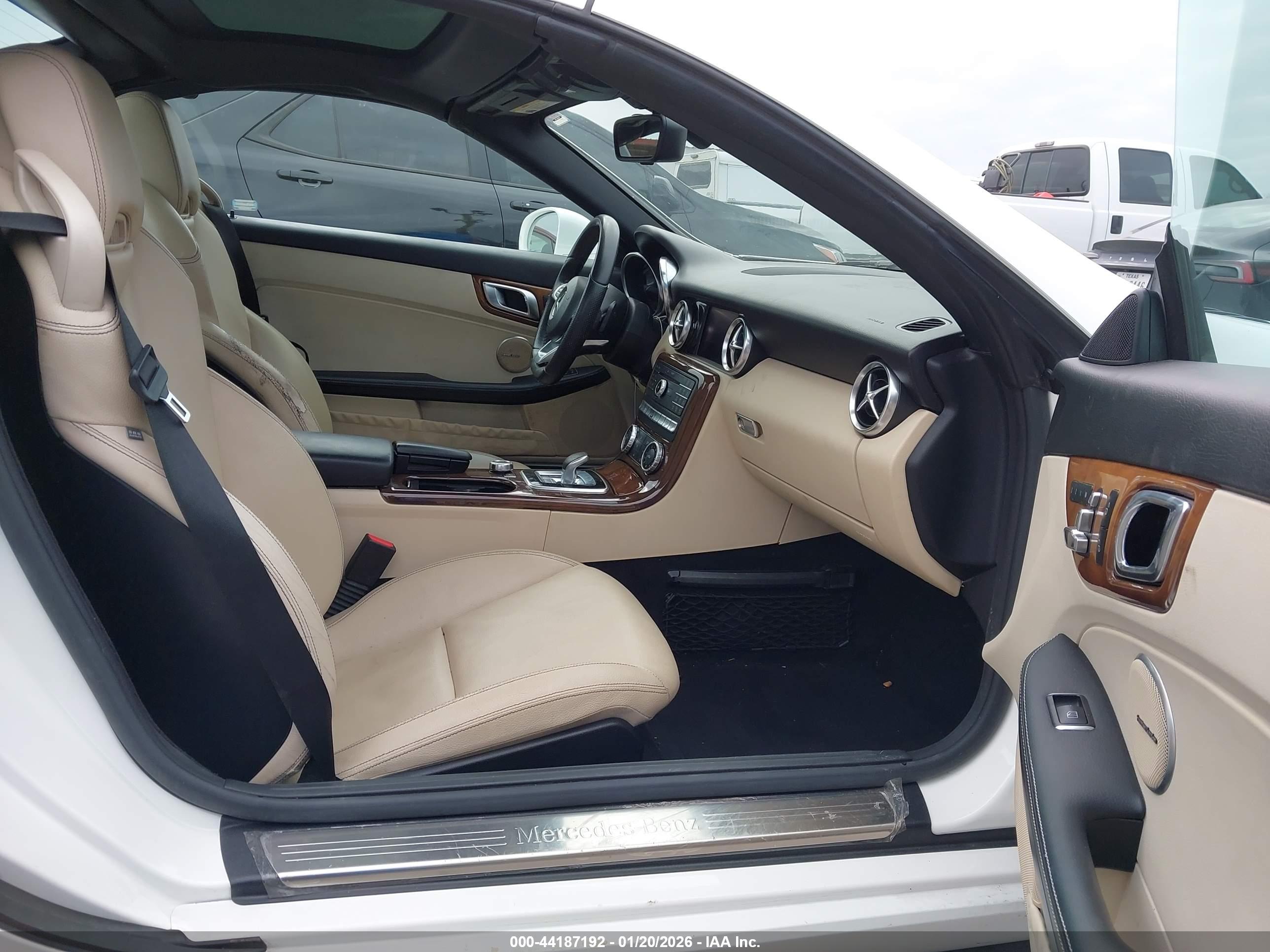 MERCEDES-BENZ SLC image 5