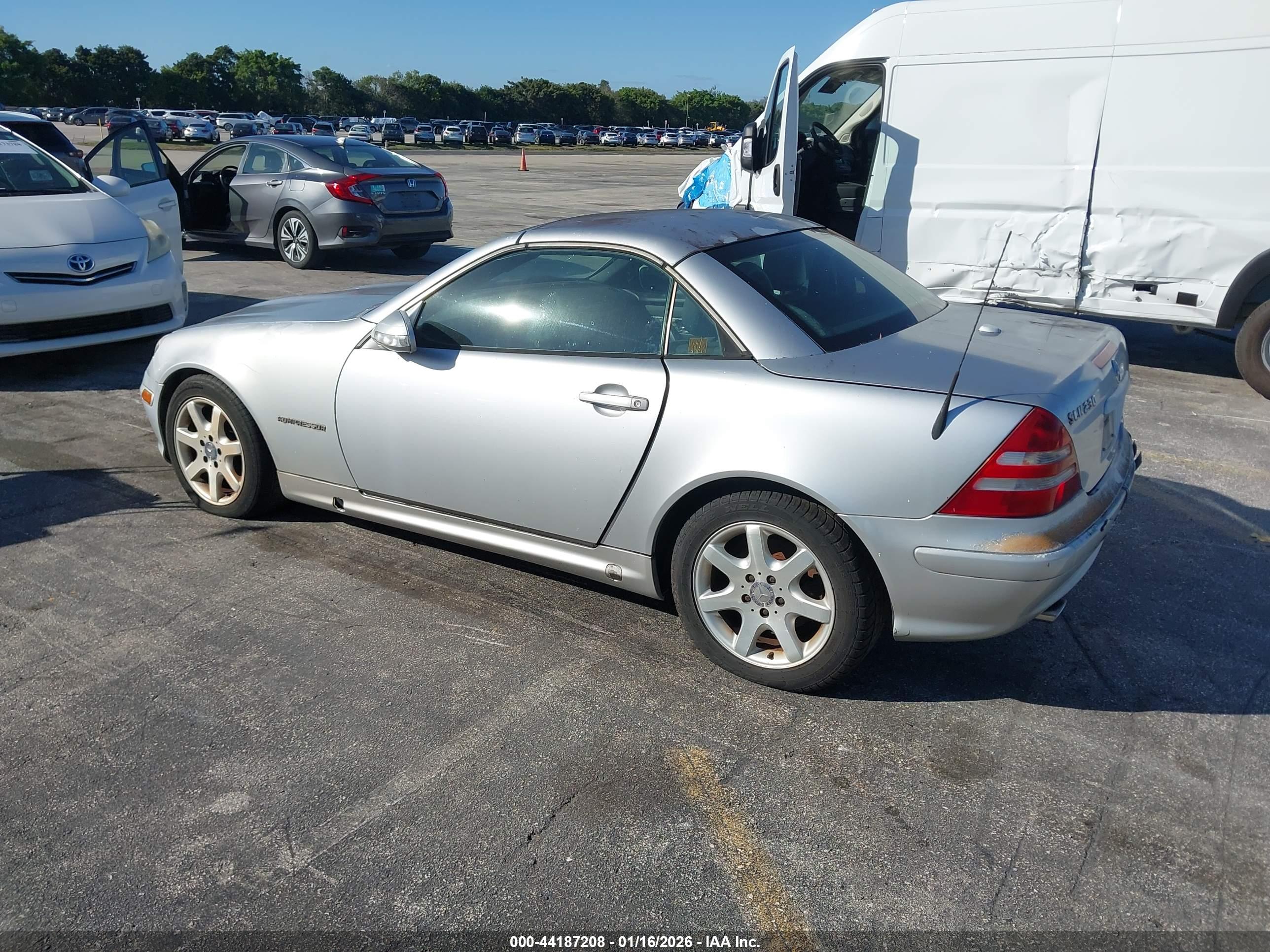 MERCEDES-BENZ SLK image 3