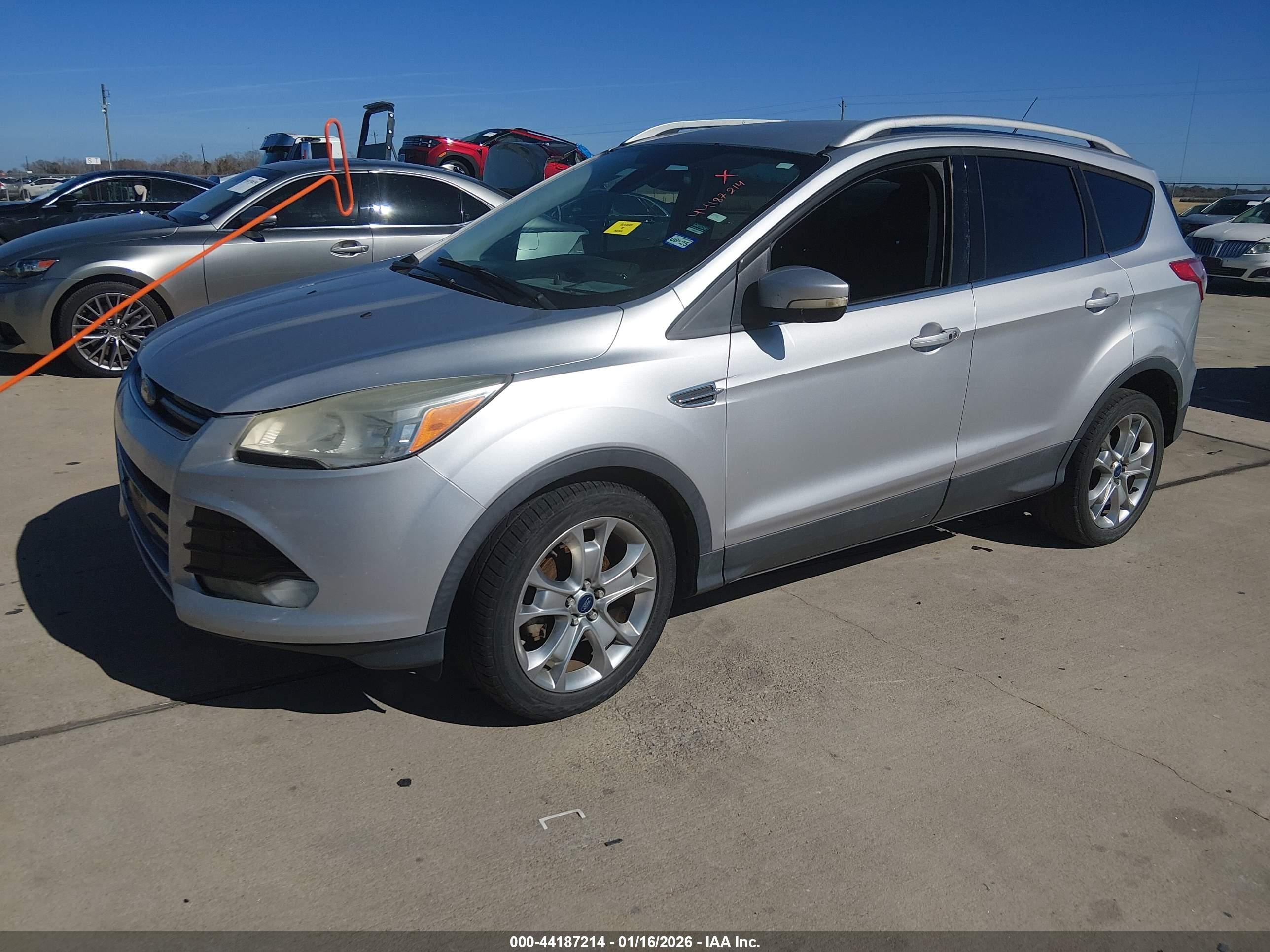 FORD ESCAPE image 2