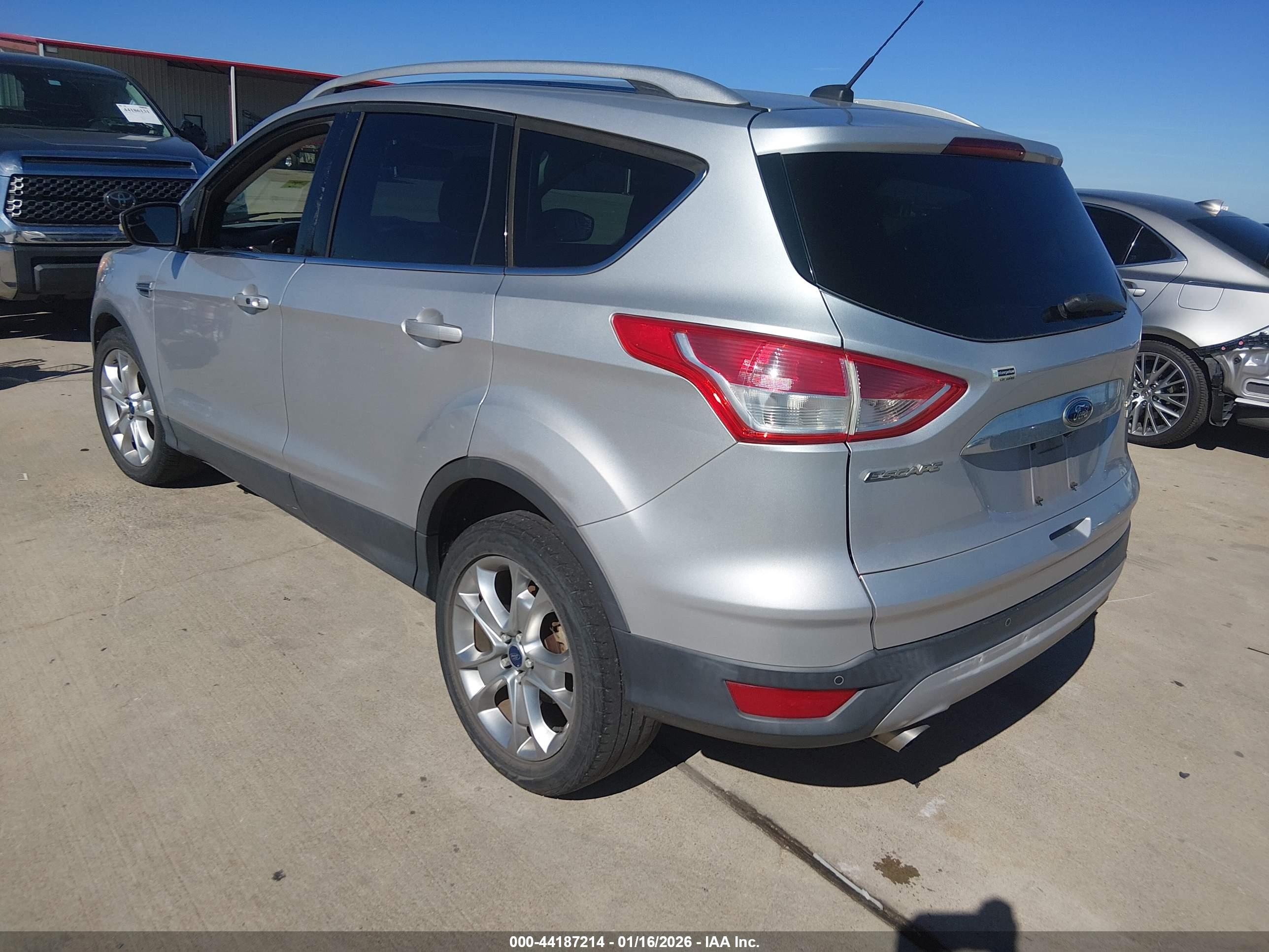 FORD ESCAPE image 3