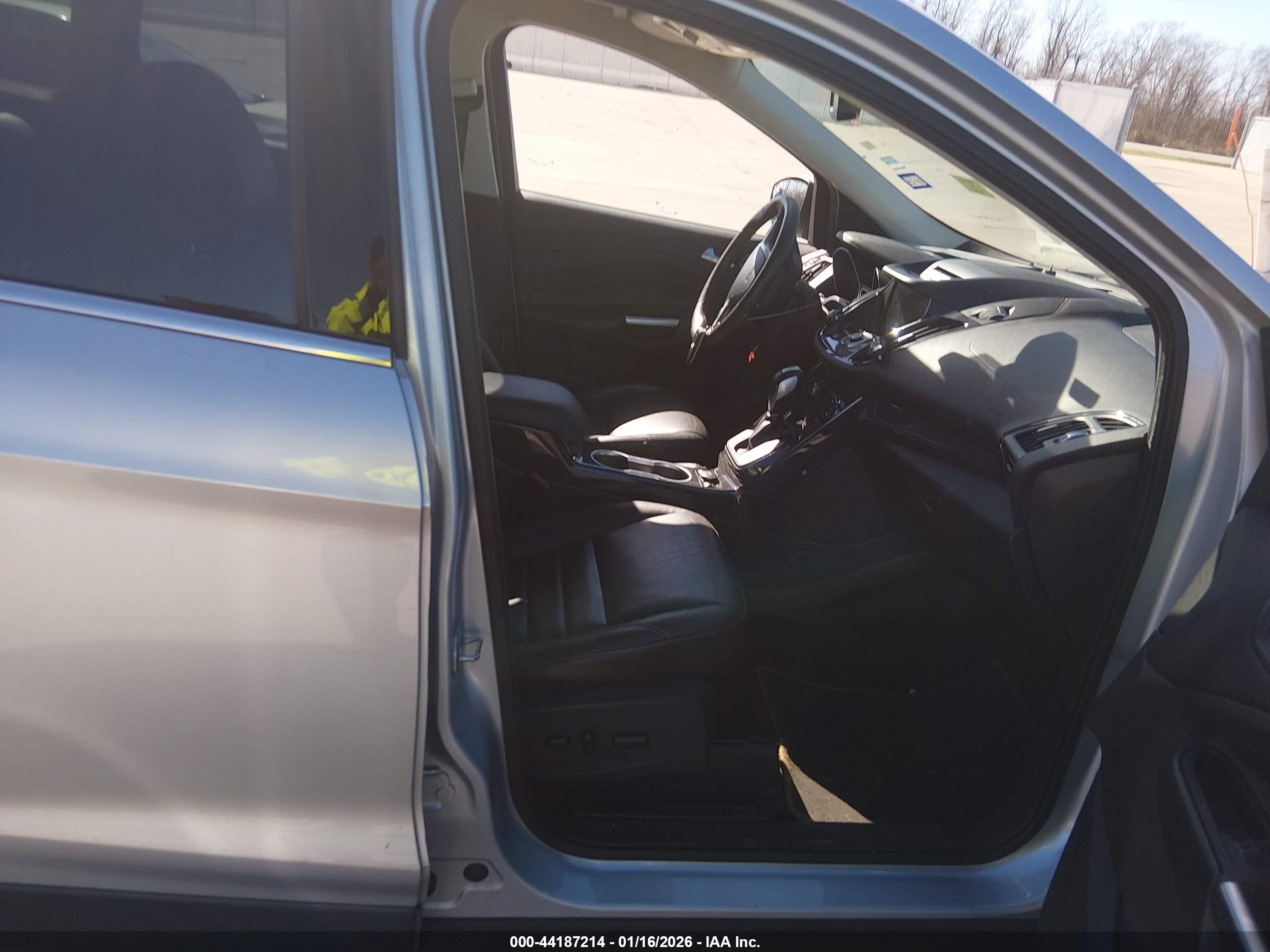 FORD ESCAPE image 5