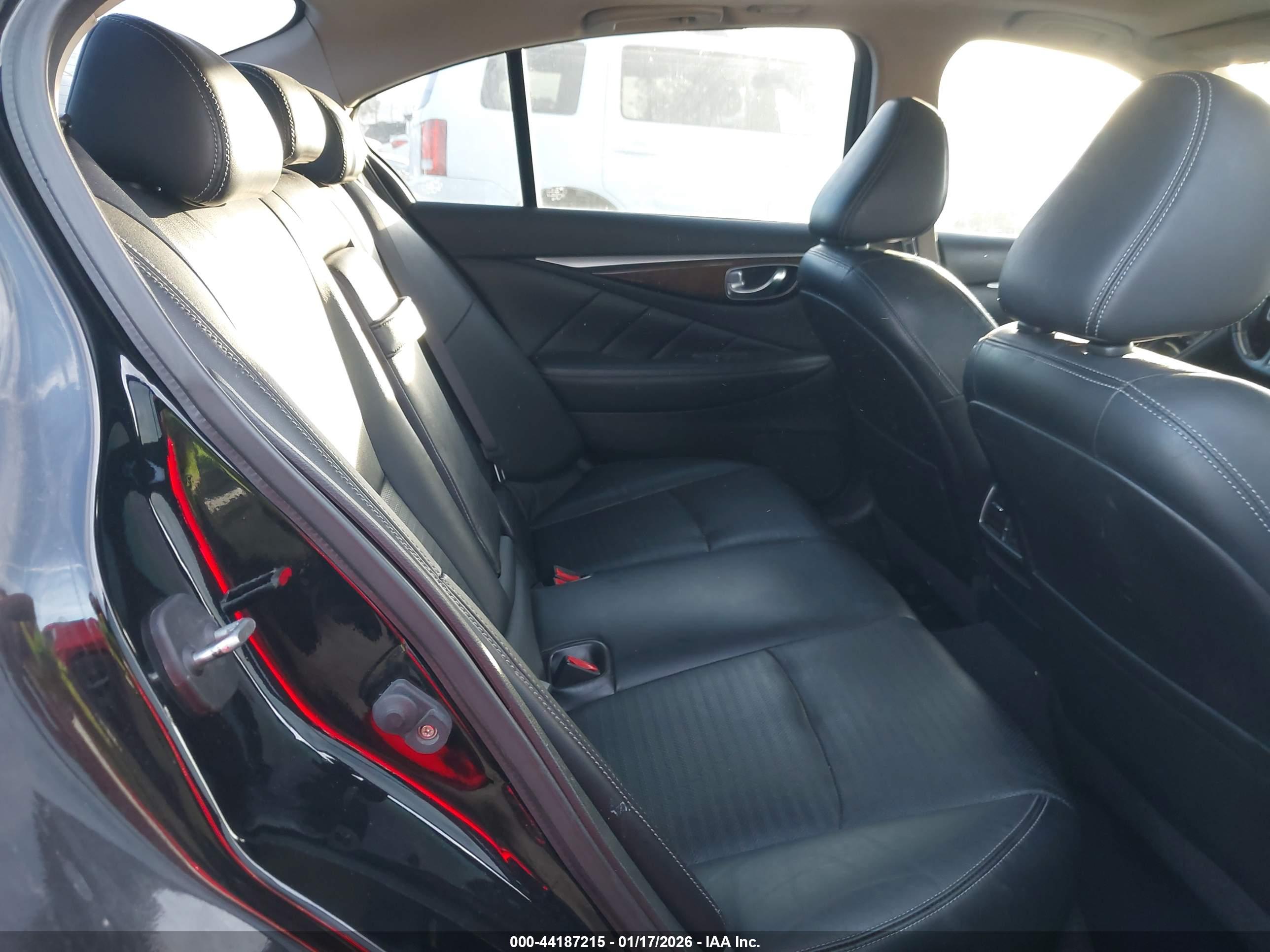 INFINITI Q50 image 8