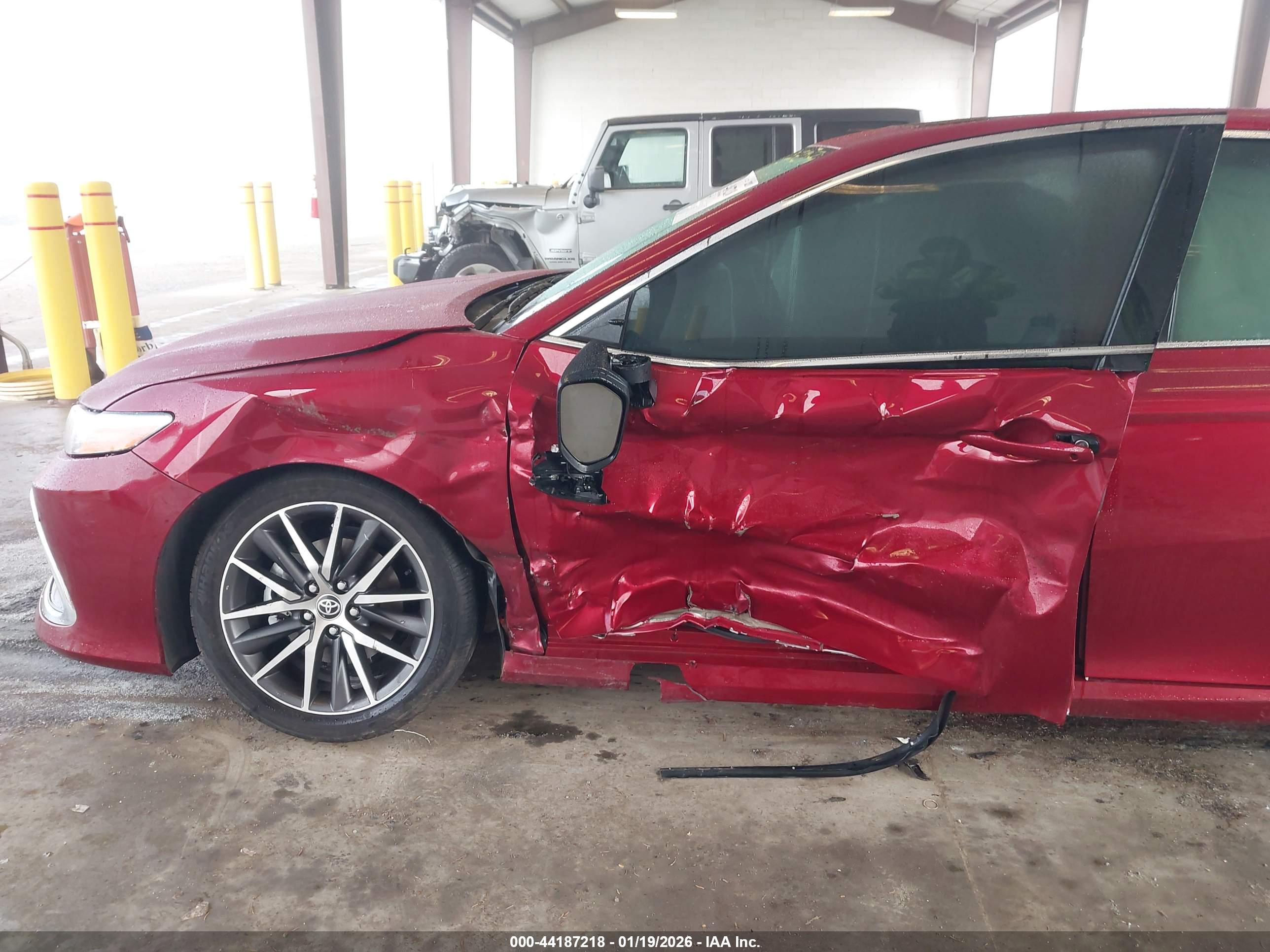 TOYOTA CAMRY image 6