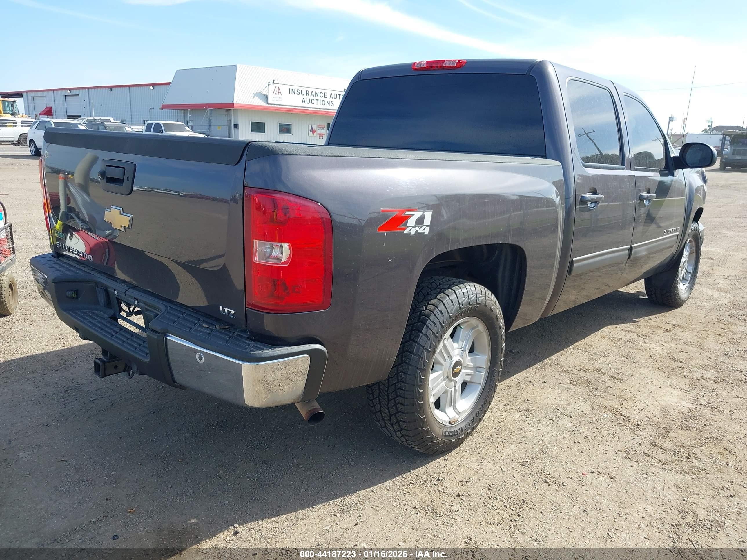 CHEVROLET SILVERADO image 4