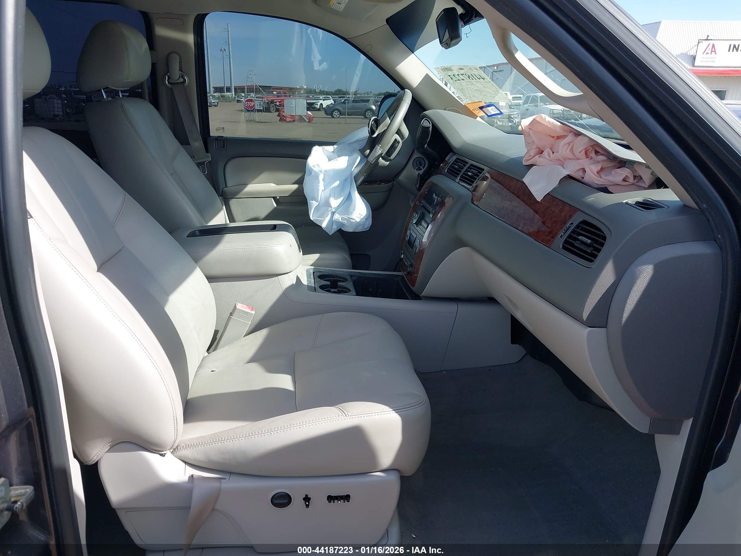 CHEVROLET SILVERADO image 5