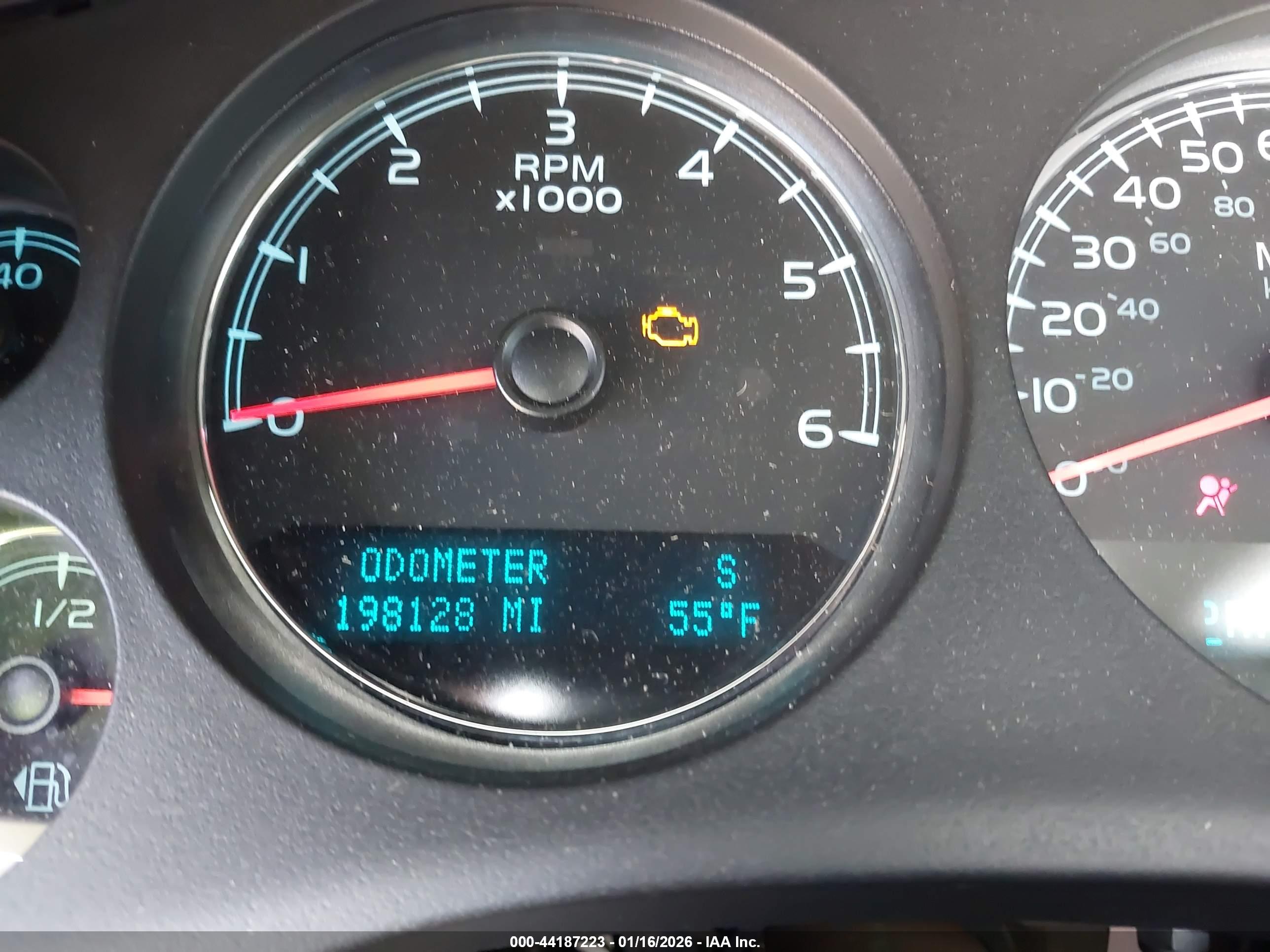 CHEVROLET SILVERADO image 7