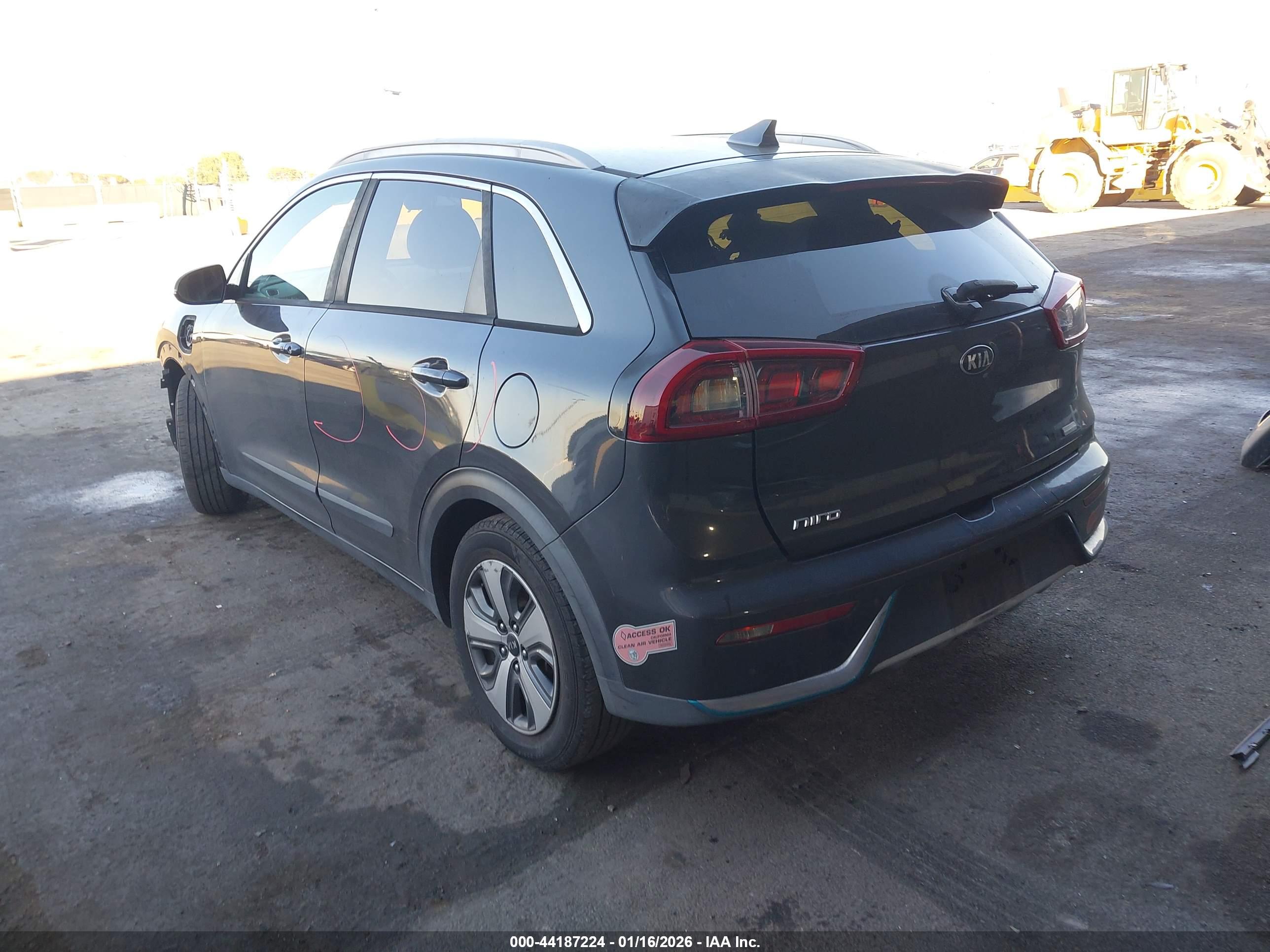 KIA NIRO image 3