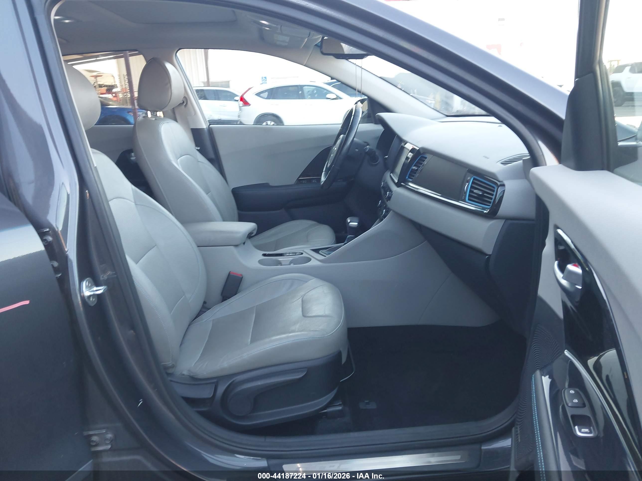KIA NIRO image 5