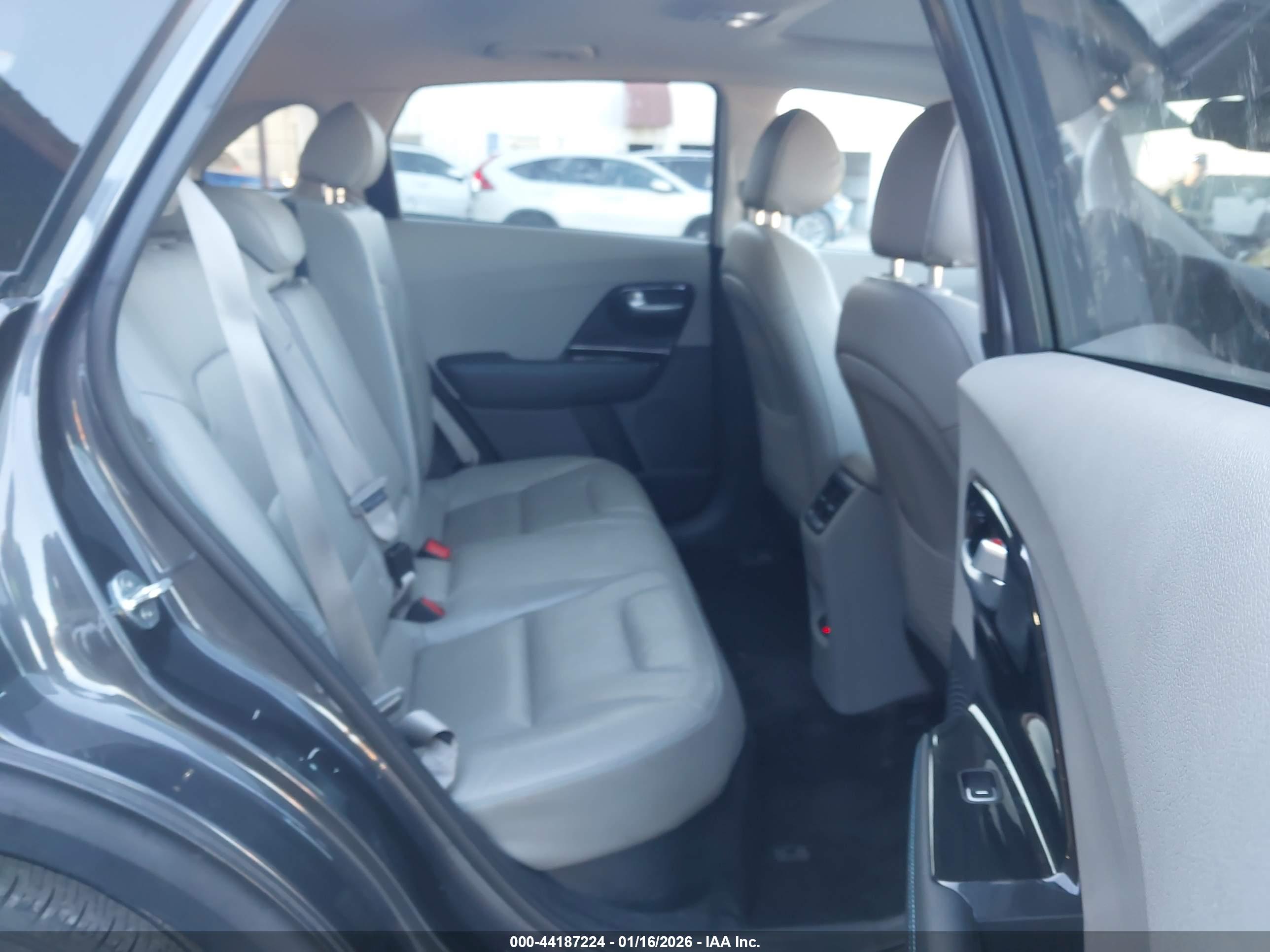 KIA NIRO image 8