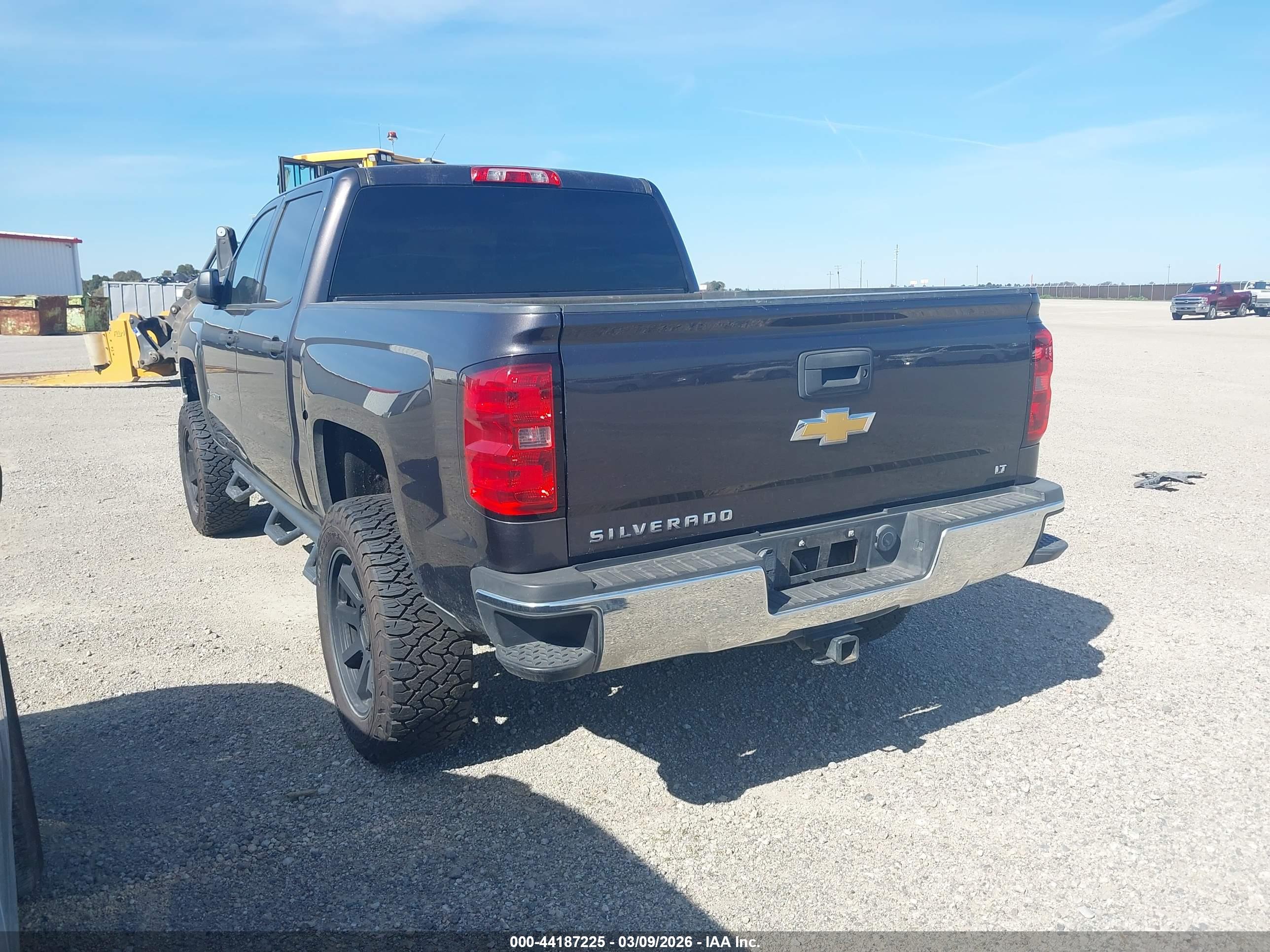 CHEVROLET SILVERADO image 3