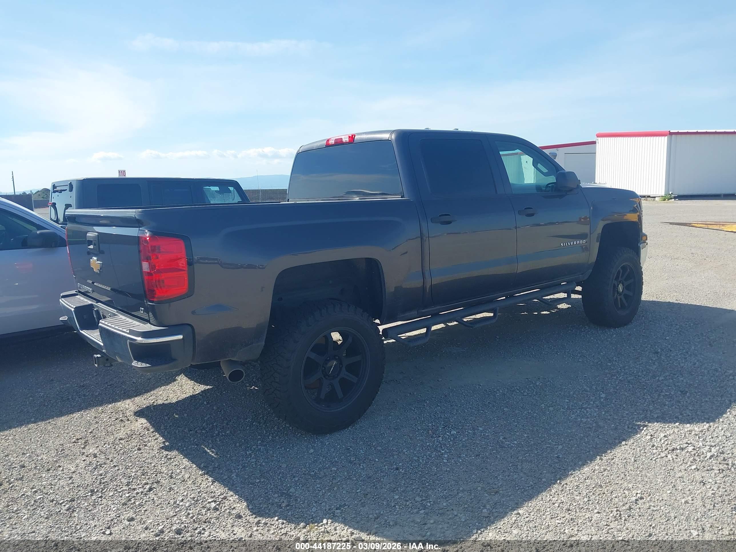 CHEVROLET SILVERADO image 4