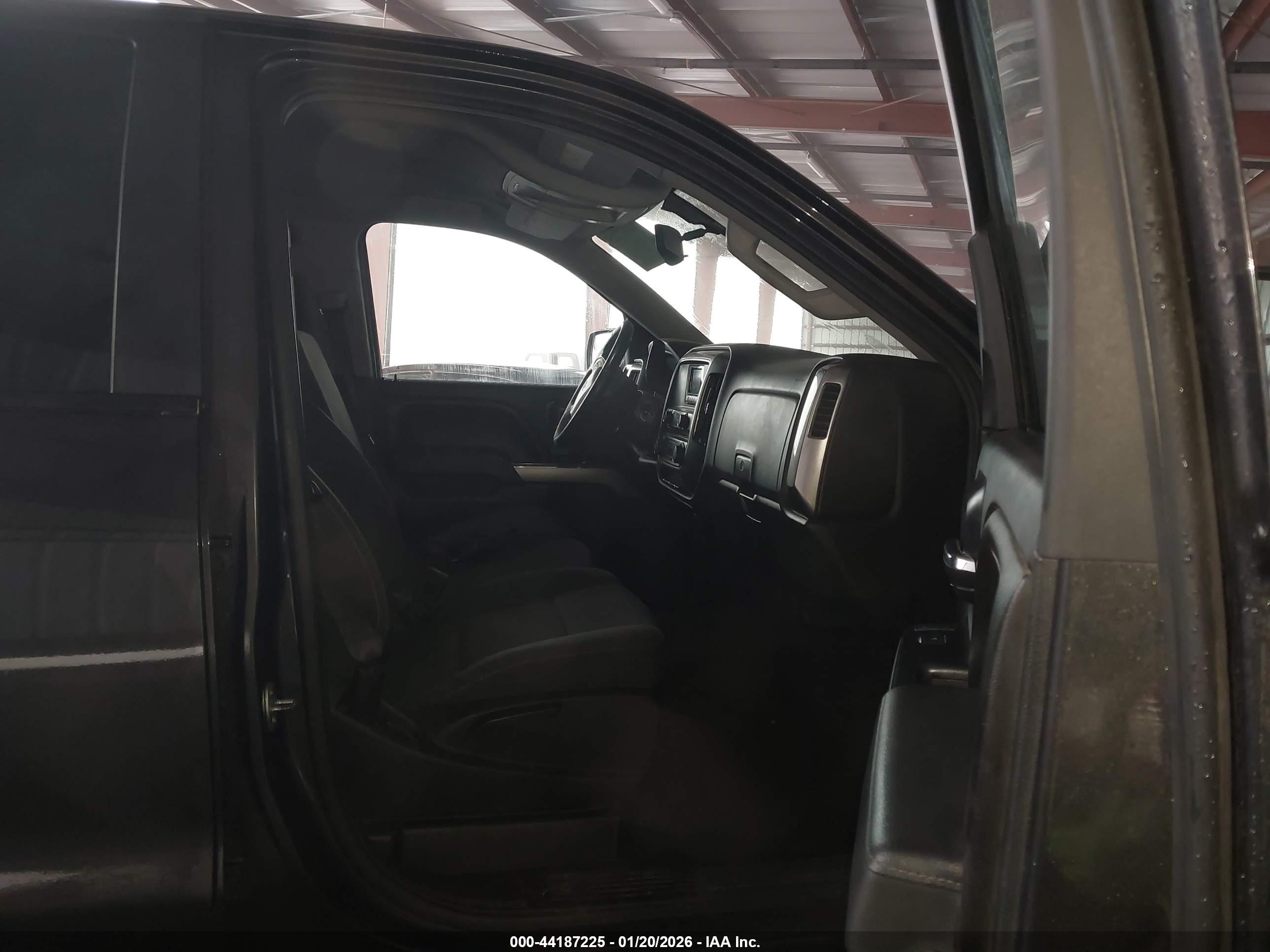 CHEVROLET SILVERADO image 5
