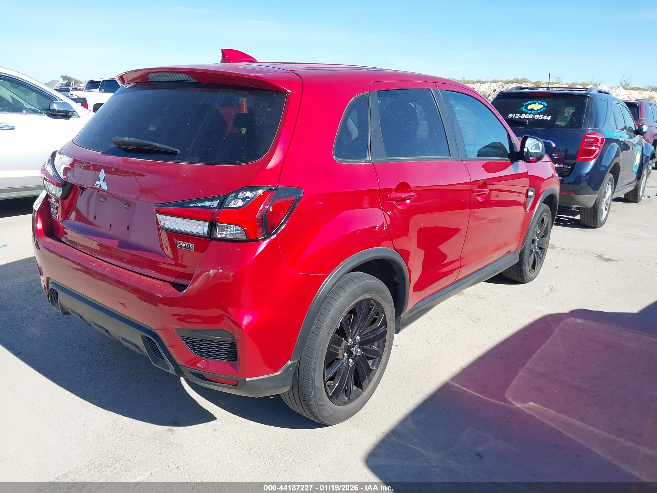 MITSUBISHI OUTLANDER image 4