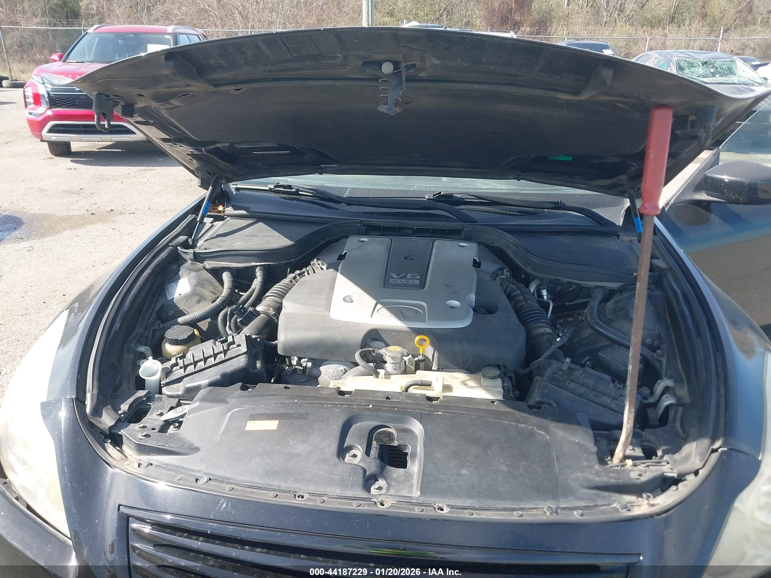 INFINITI G37 image 10