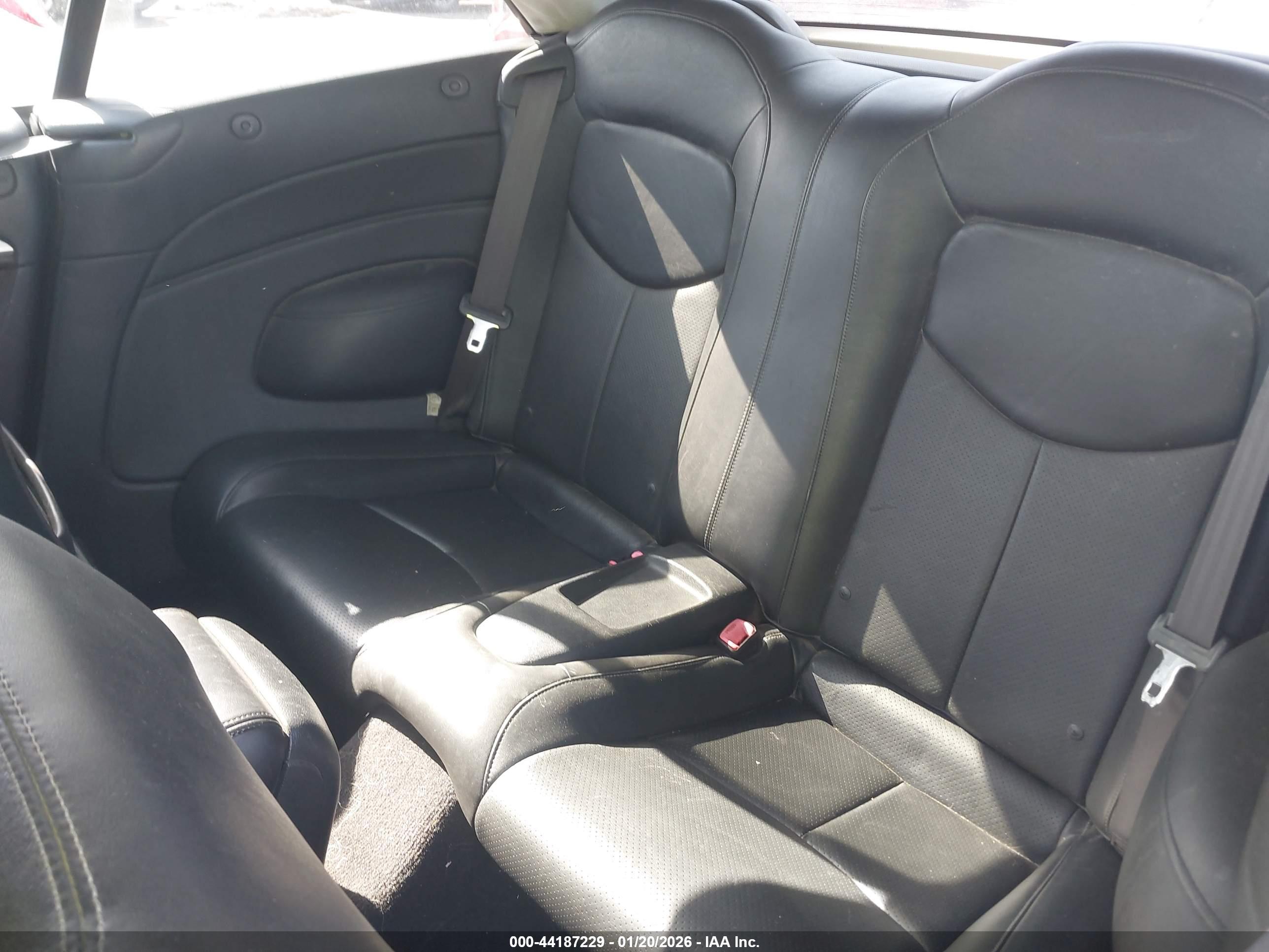 INFINITI G37 image 8