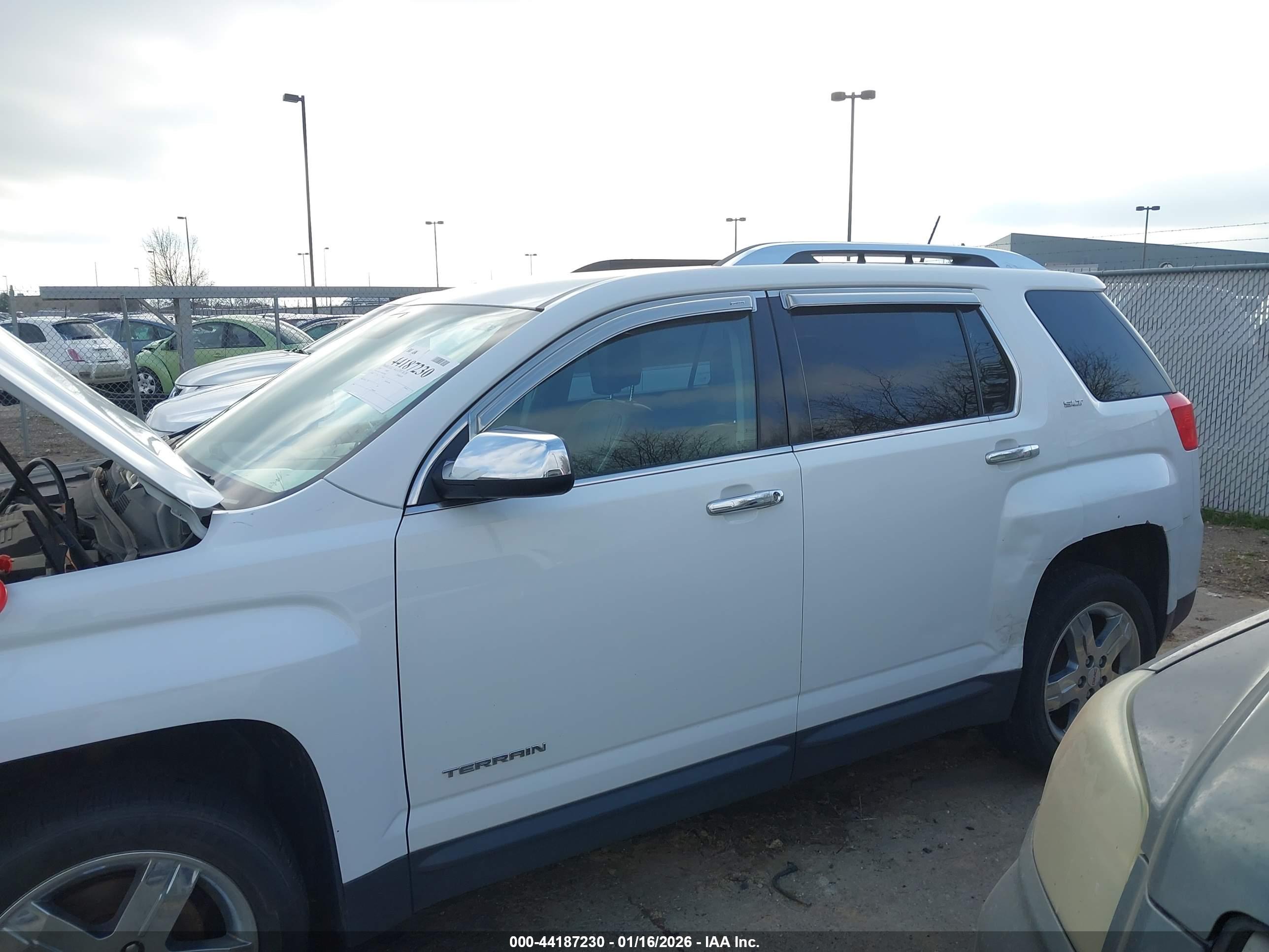 GMC TERRAIN image 6