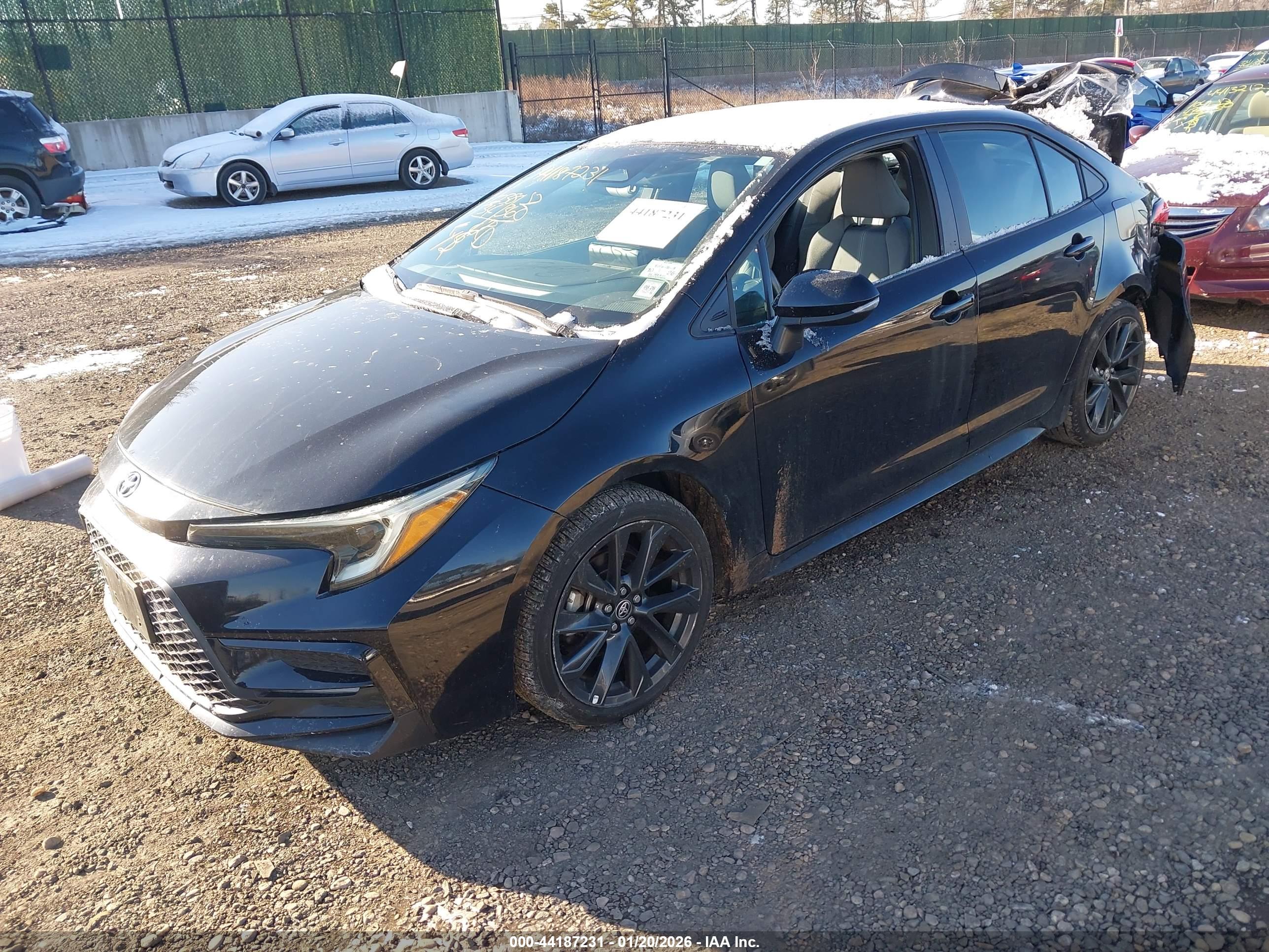 TOYOTA COROLLA image 2