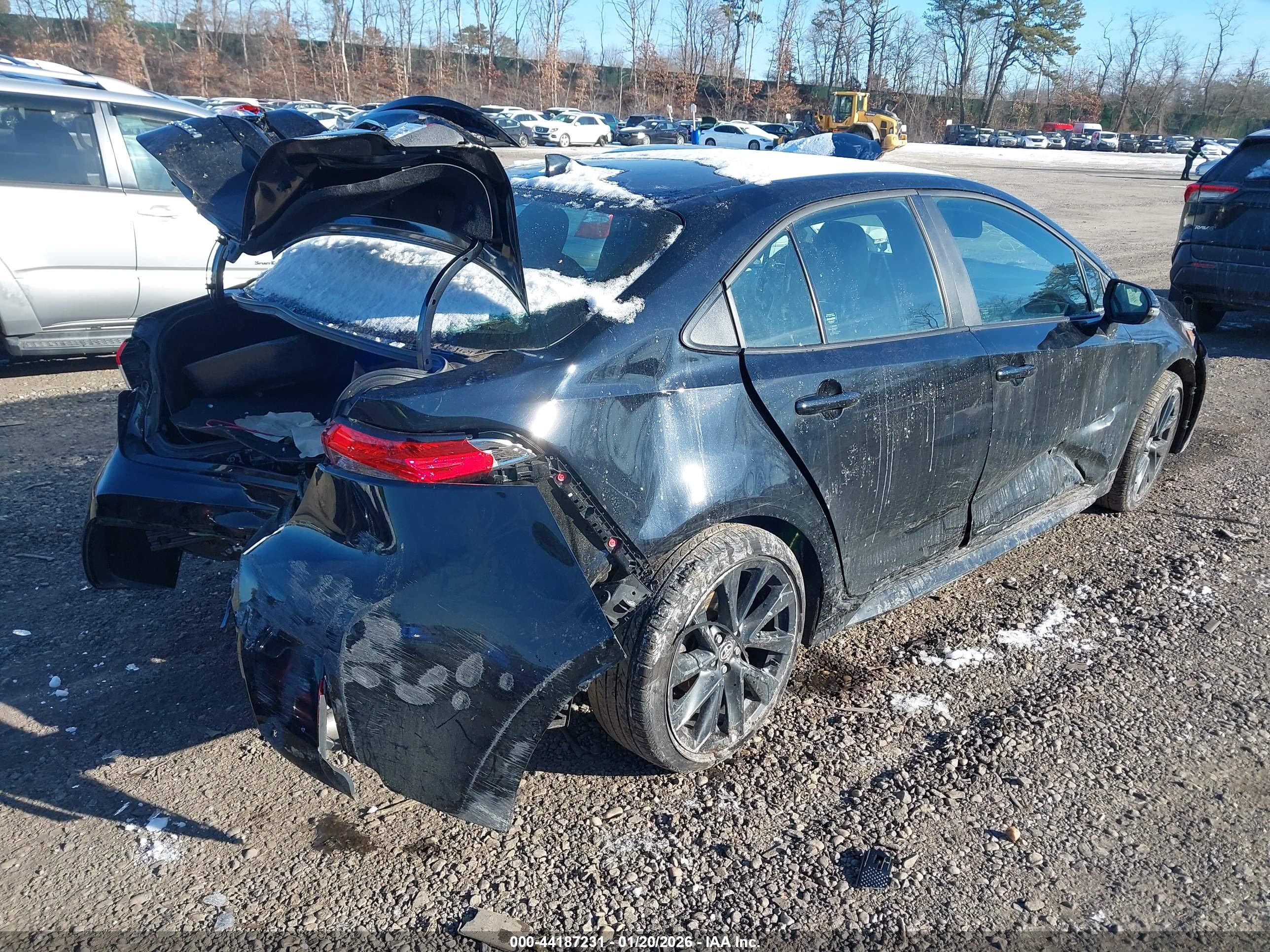 TOYOTA COROLLA image 4