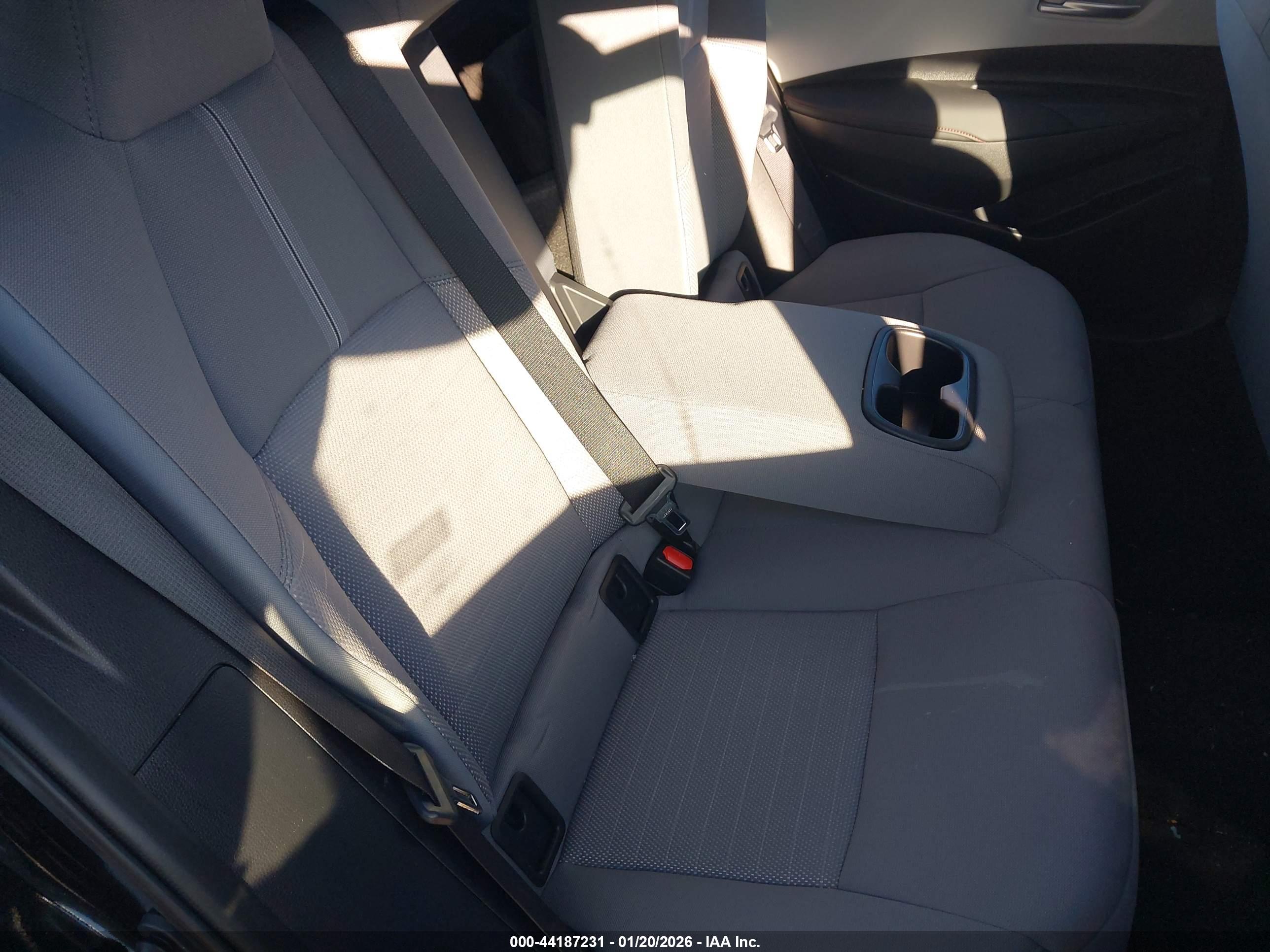TOYOTA COROLLA image 8