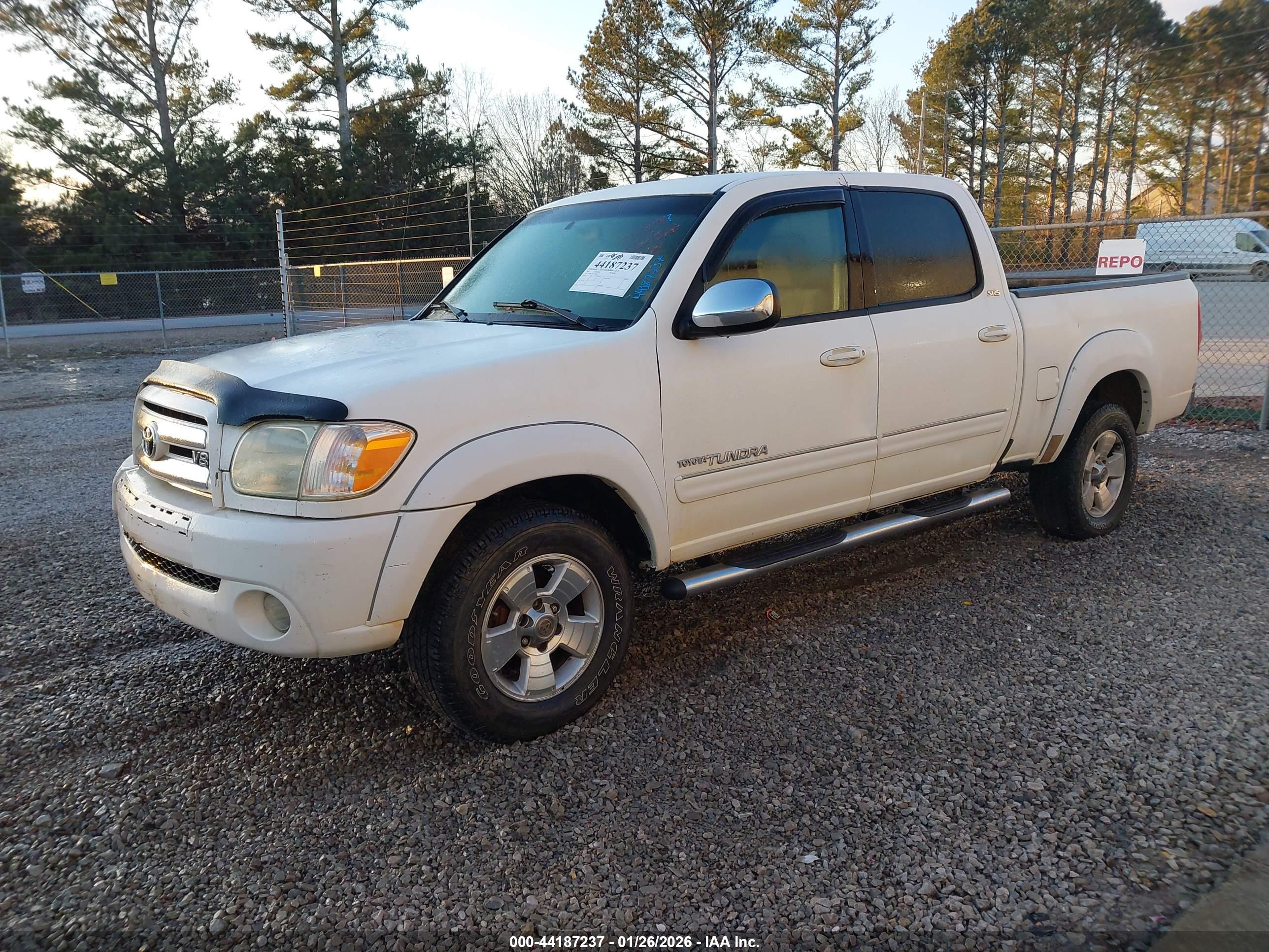 TOYOTA TUNDRA image 2