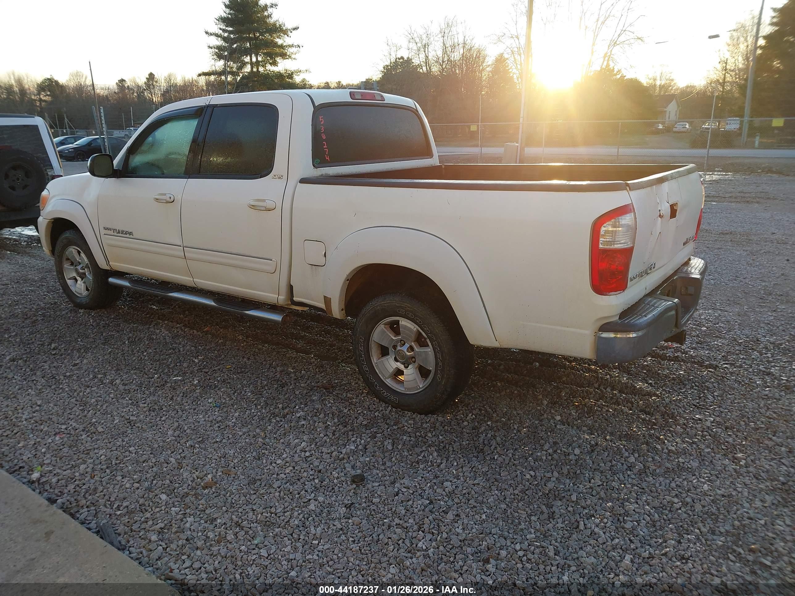 TOYOTA TUNDRA image 3