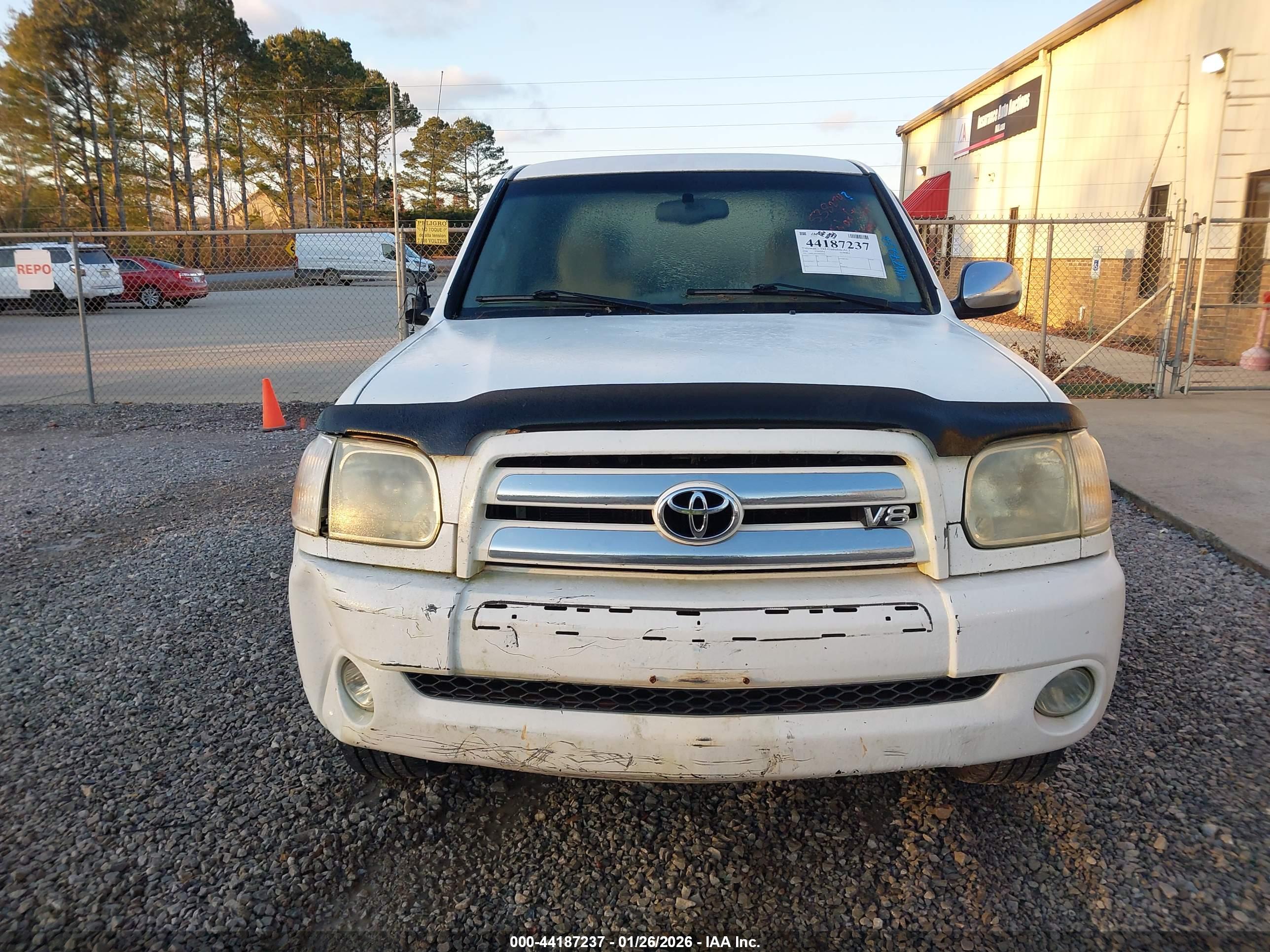 TOYOTA TUNDRA image 6