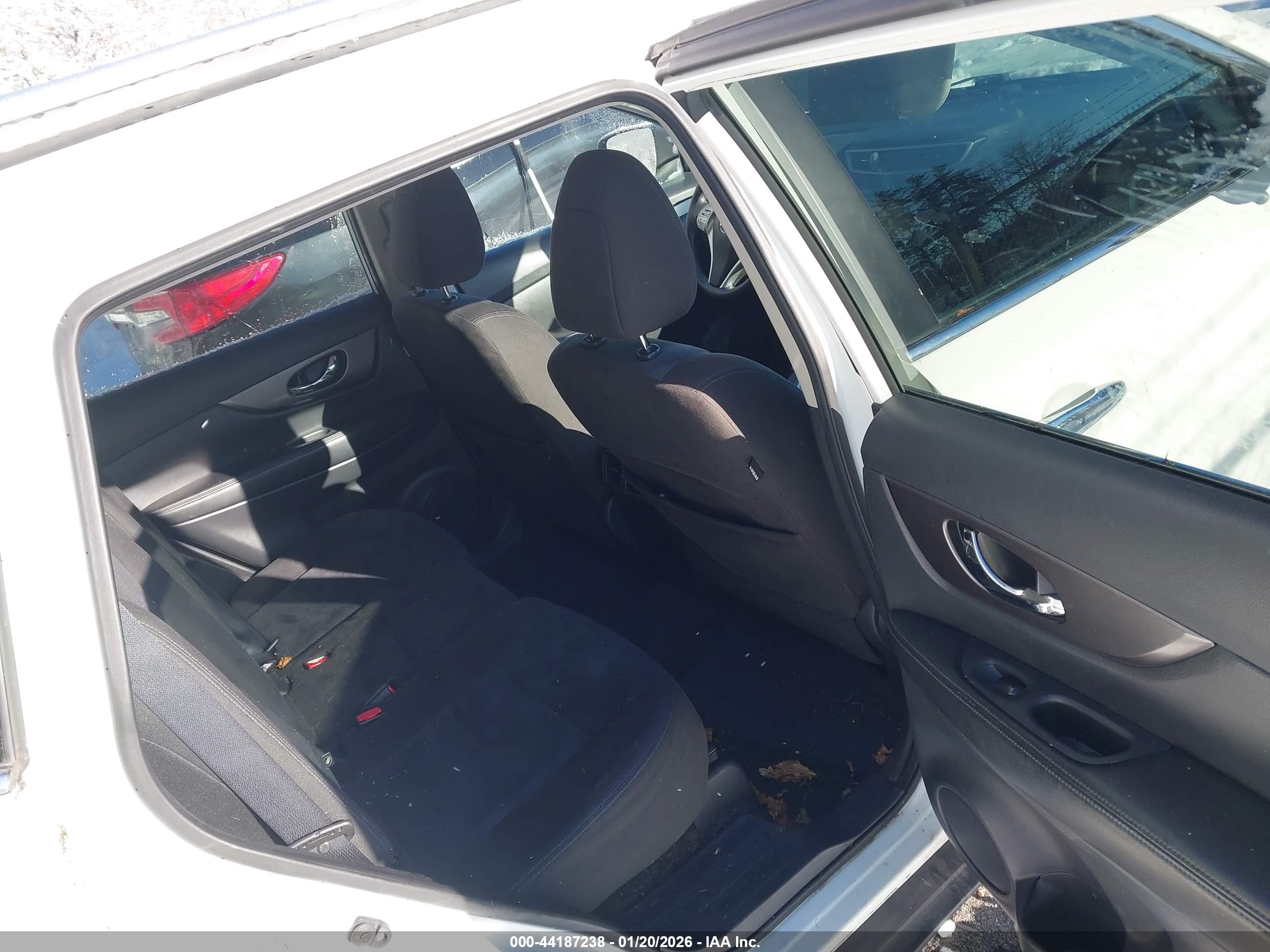 NISSAN ROGUE image 8