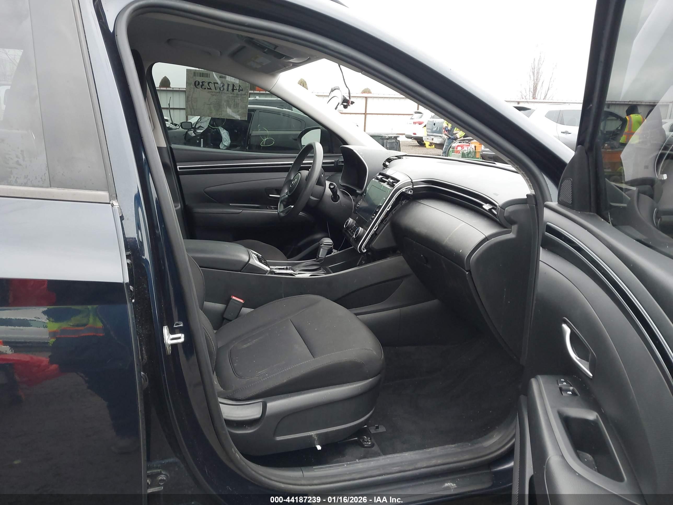 HYUNDAI TUCSON image 5