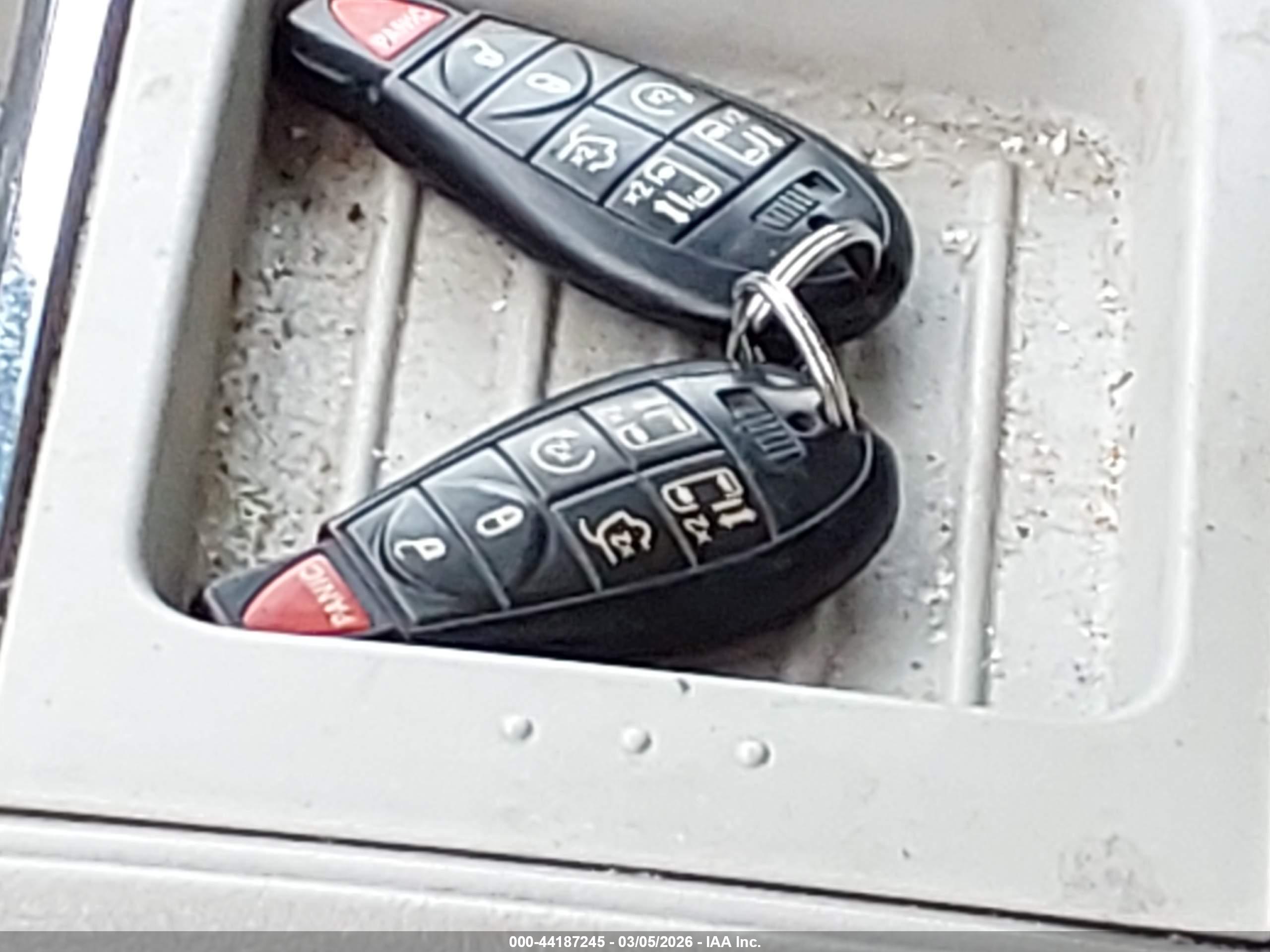 CHRYSLER TOWN image 11
