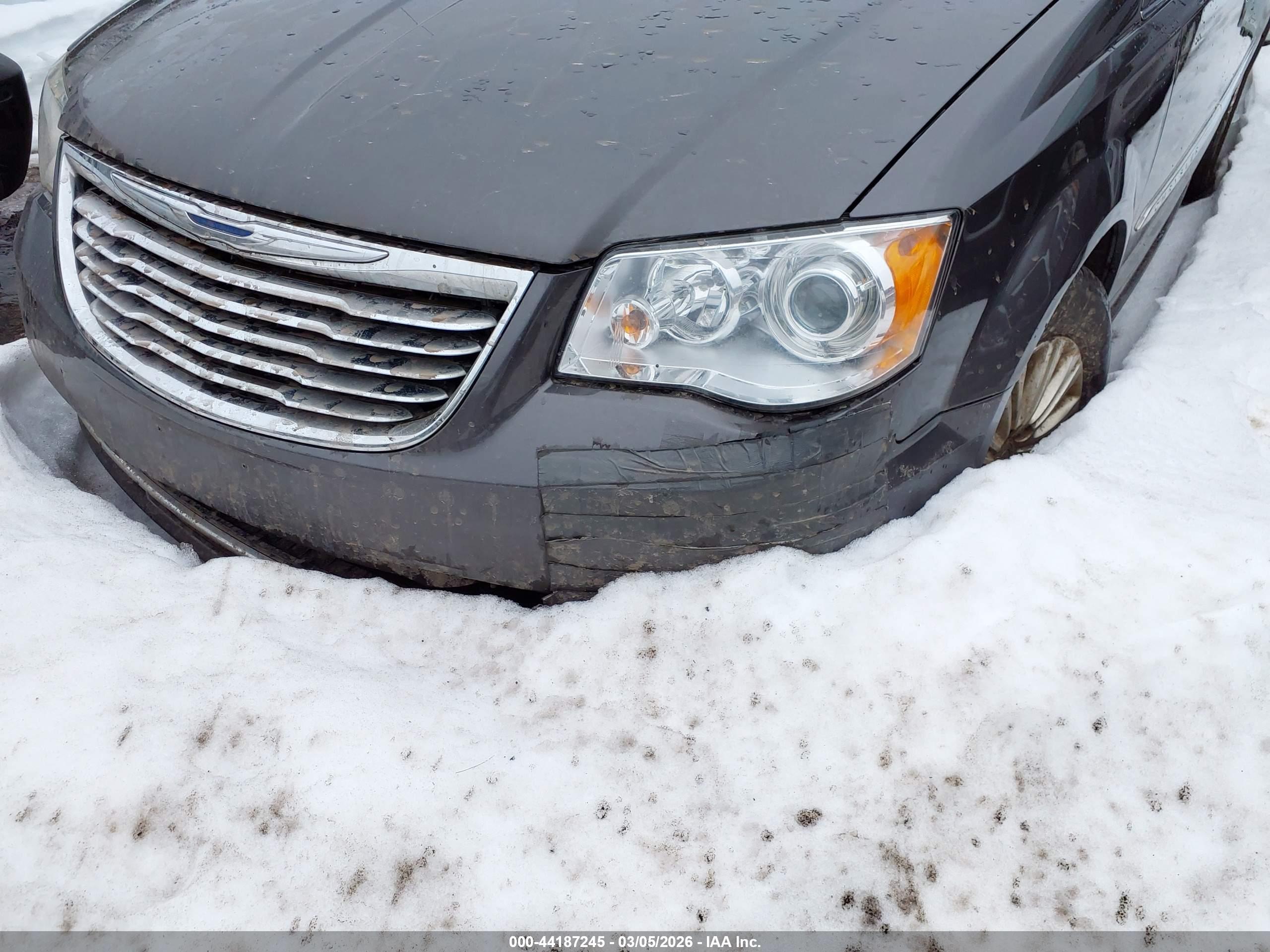 CHRYSLER TOWN image 6