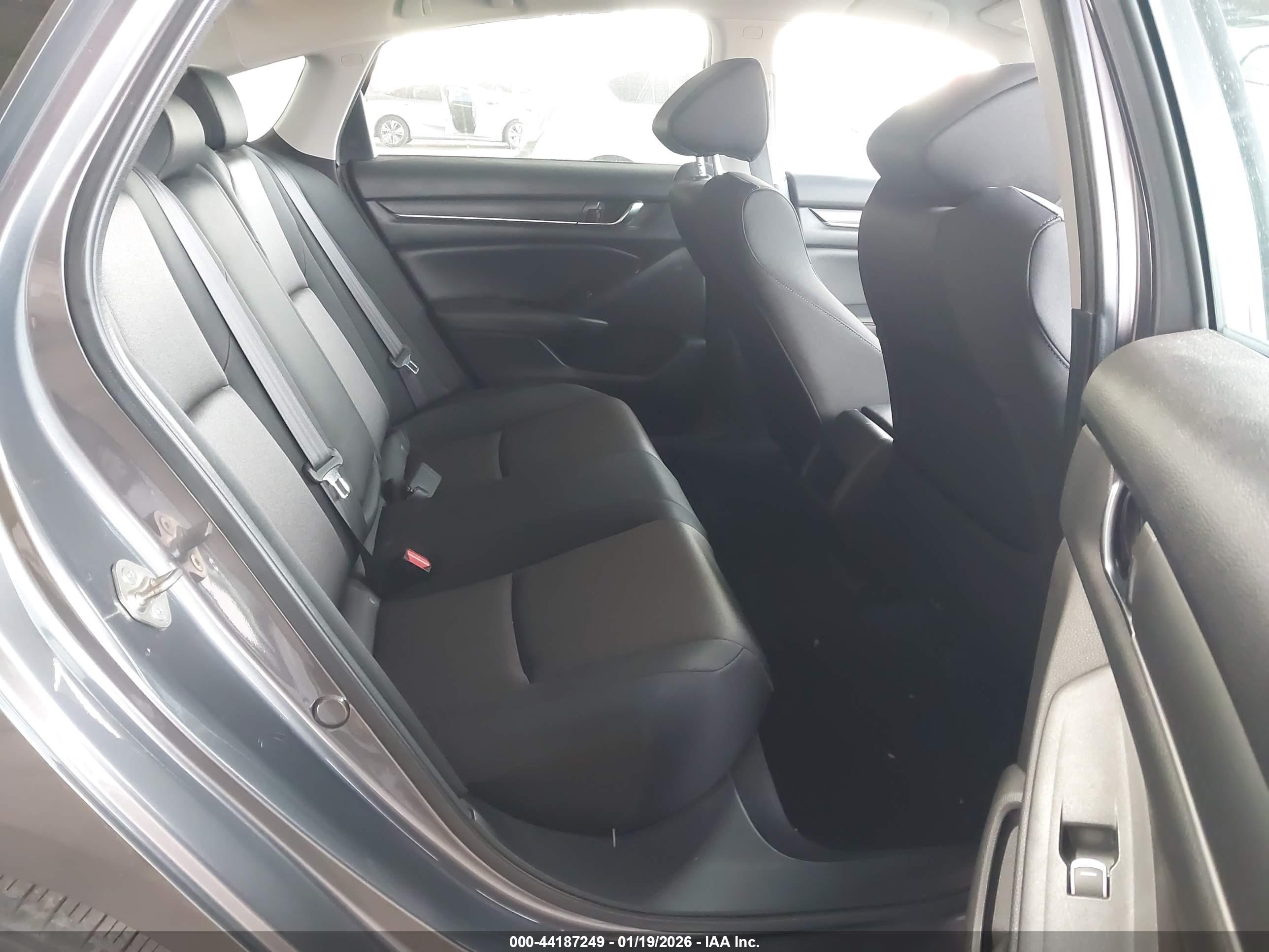 HONDA ACCORD image 8
