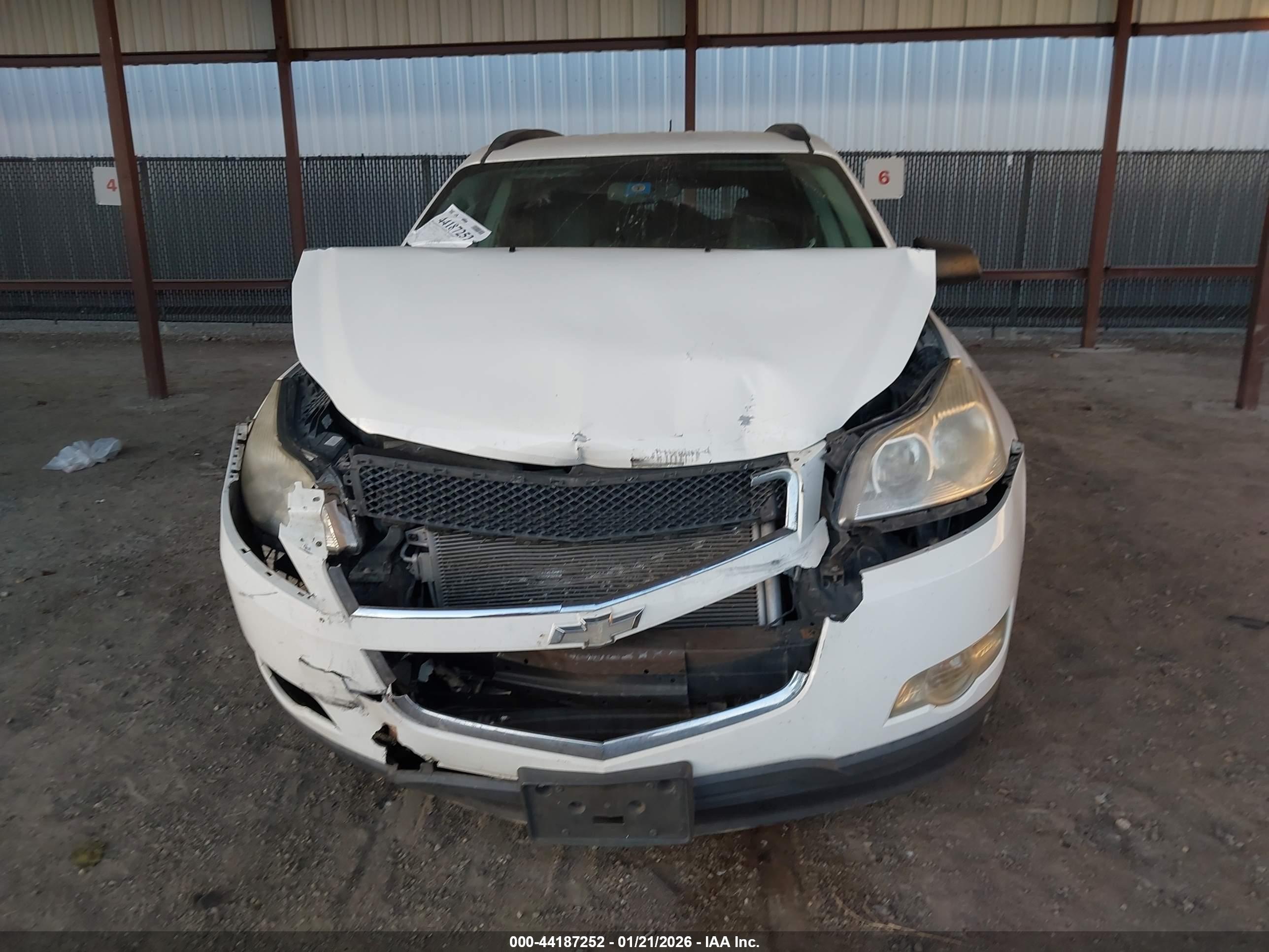 CHEVROLET TRAVERSE image 6