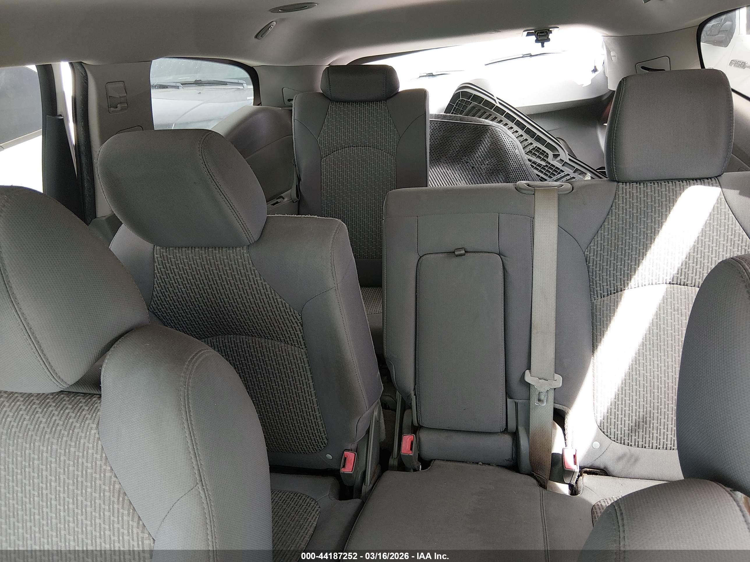CHEVROLET TRAVERSE image 8