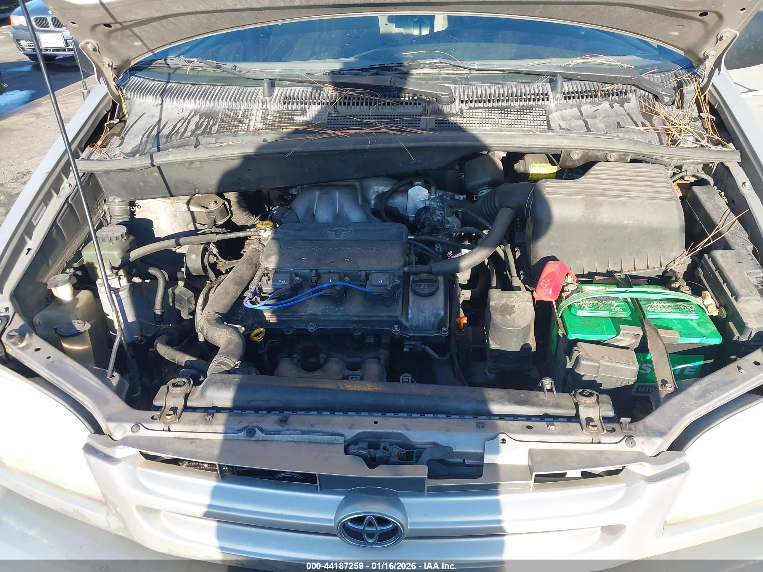TOYOTA SIENNA image 10