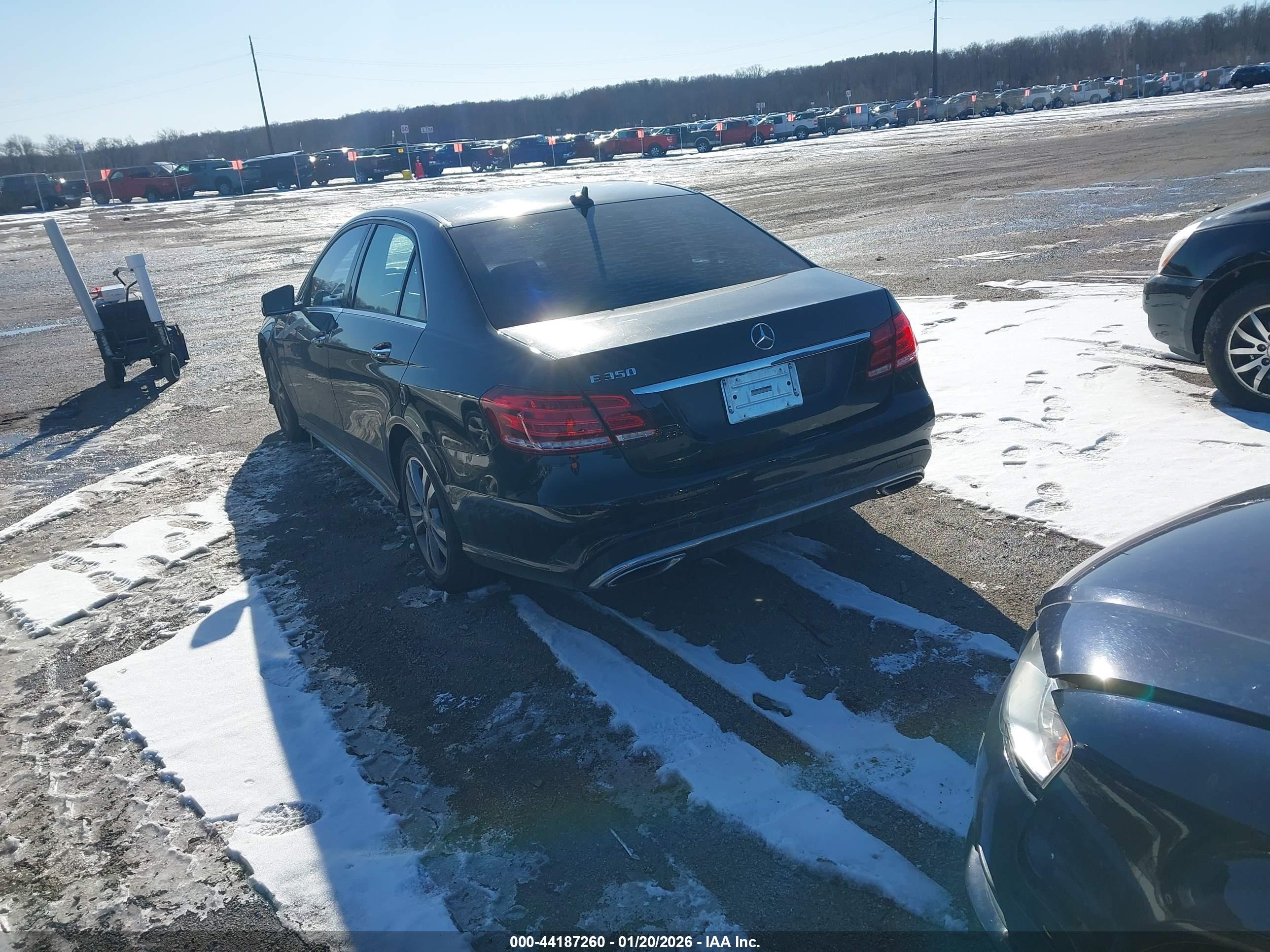 MERCEDES-BENZ E image 3