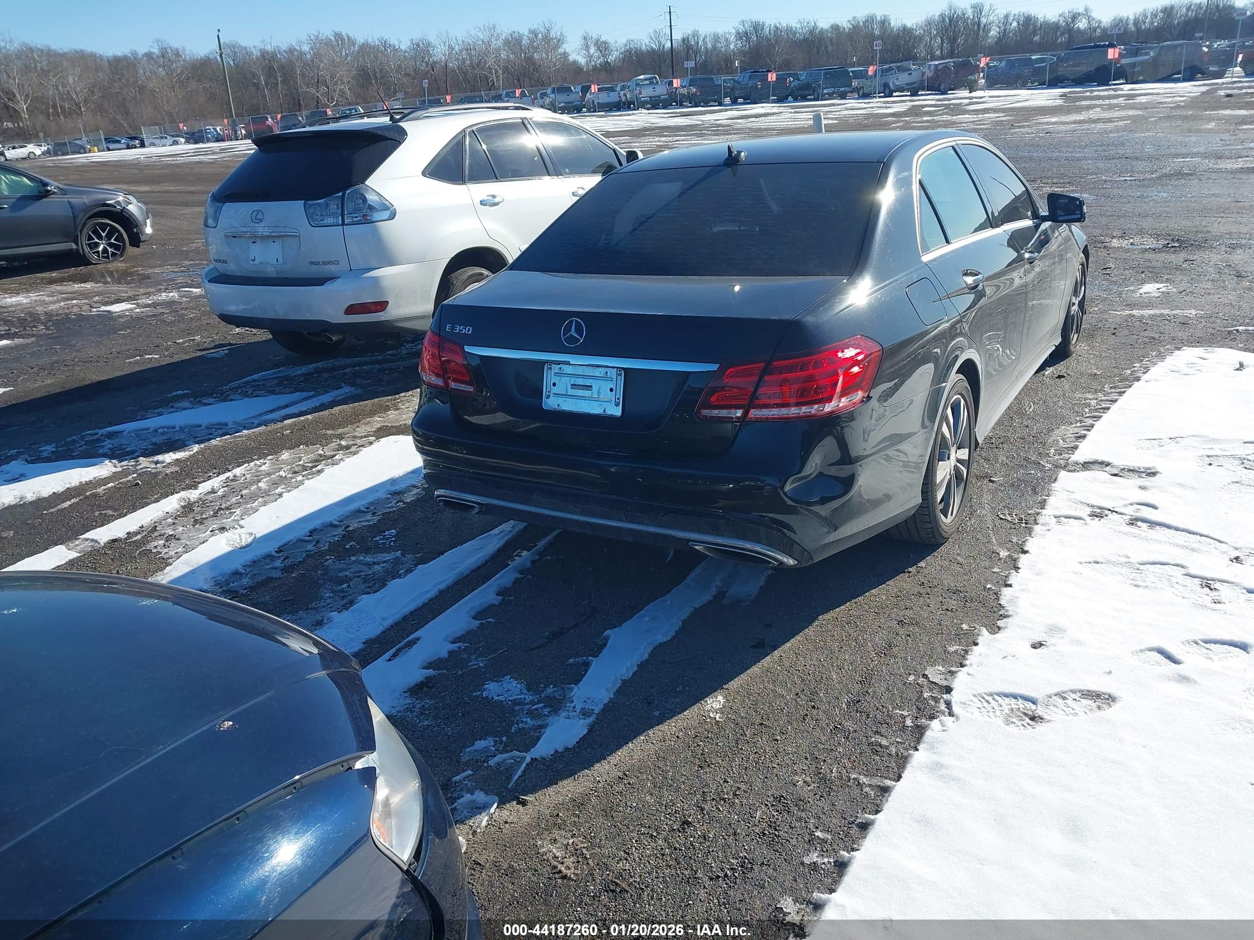 MERCEDES-BENZ E image 4