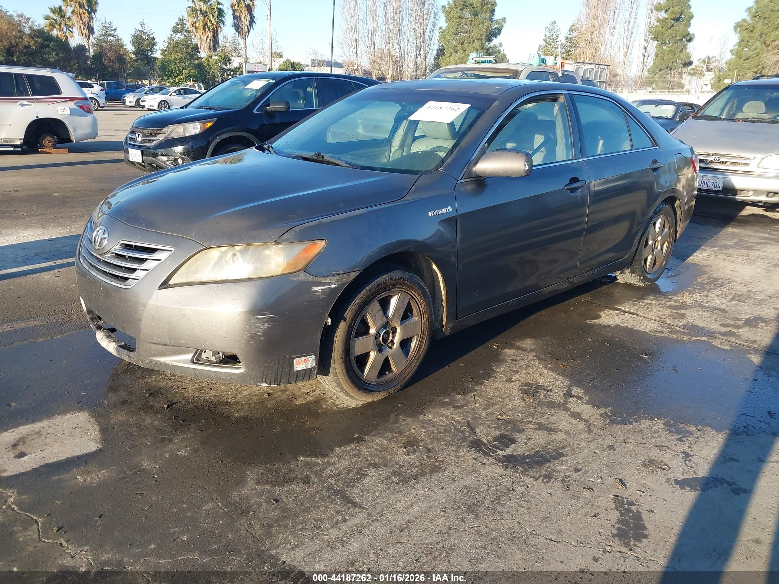 TOYOTA CAMRY image 2