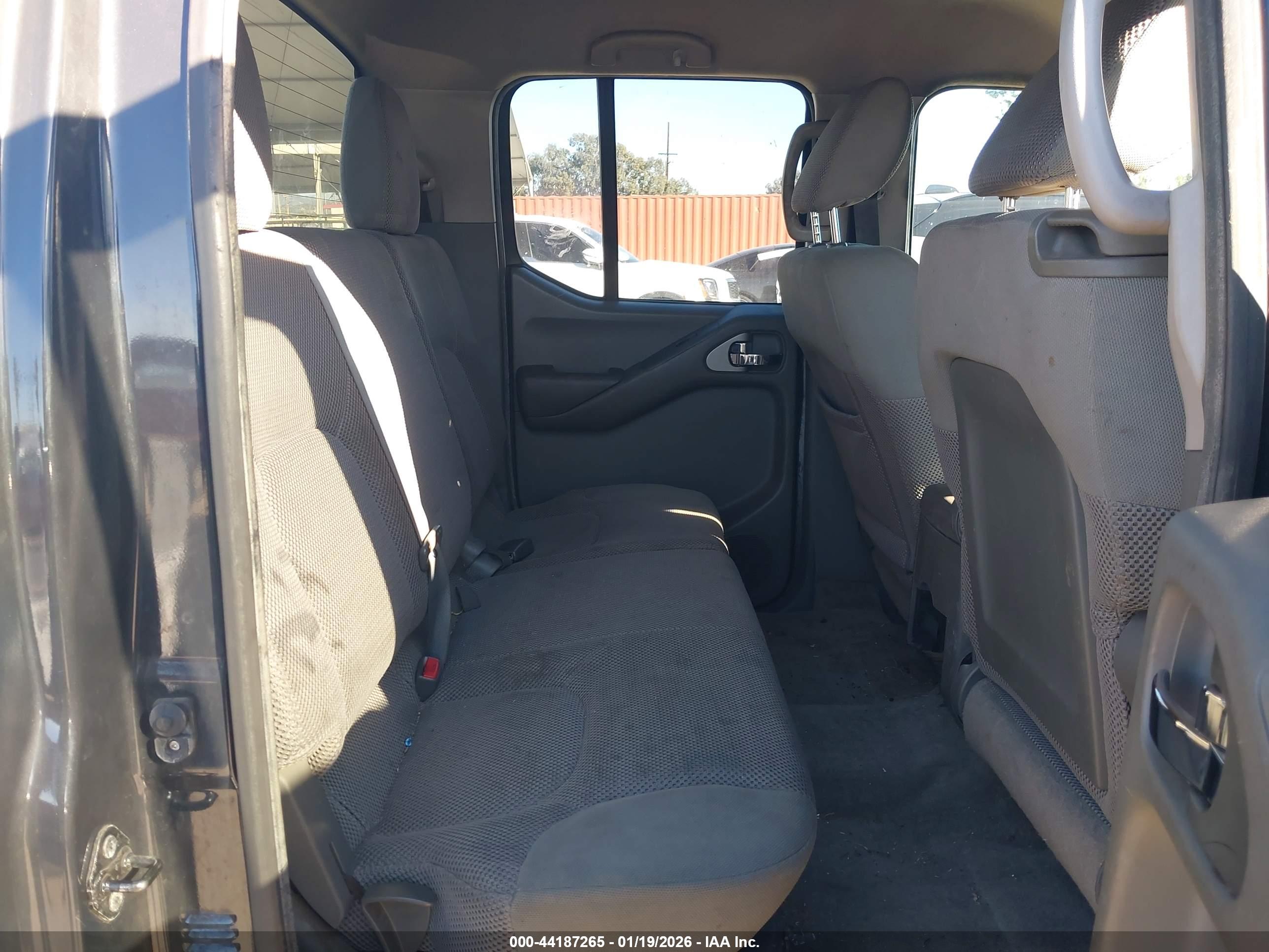 NISSAN FRONTIER image 8