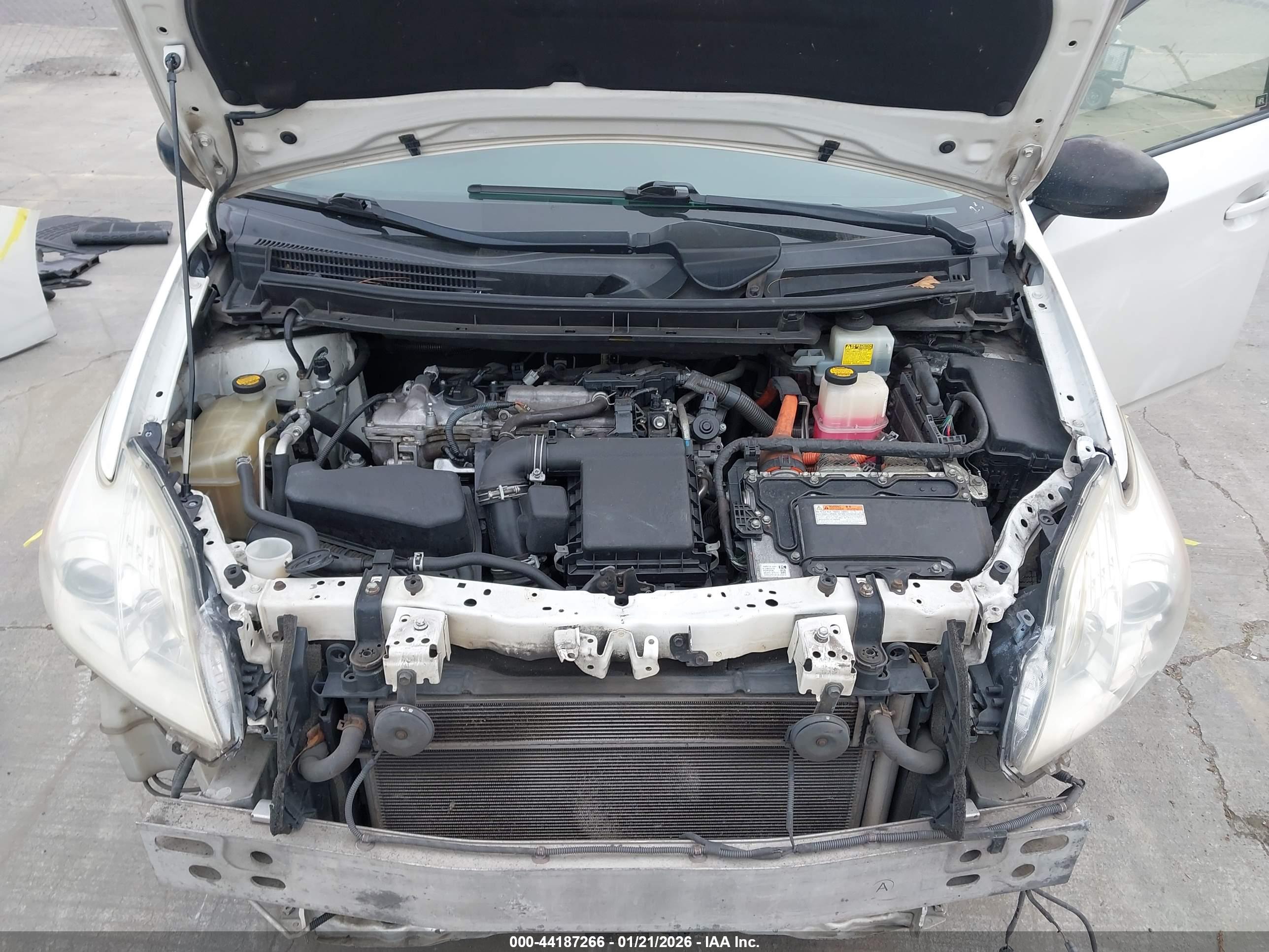 TOYOTA PRIUS image 10