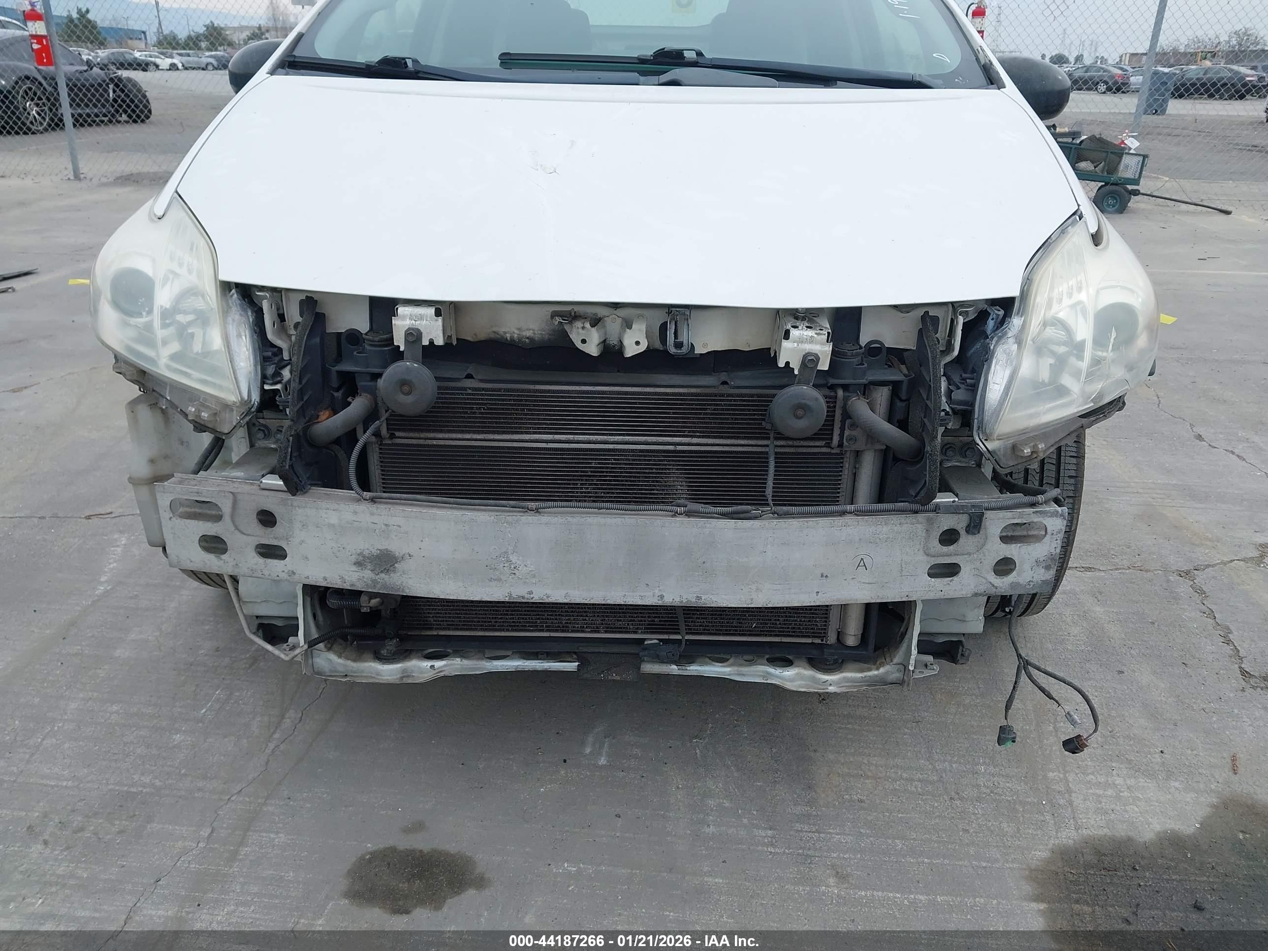 TOYOTA PRIUS image 6