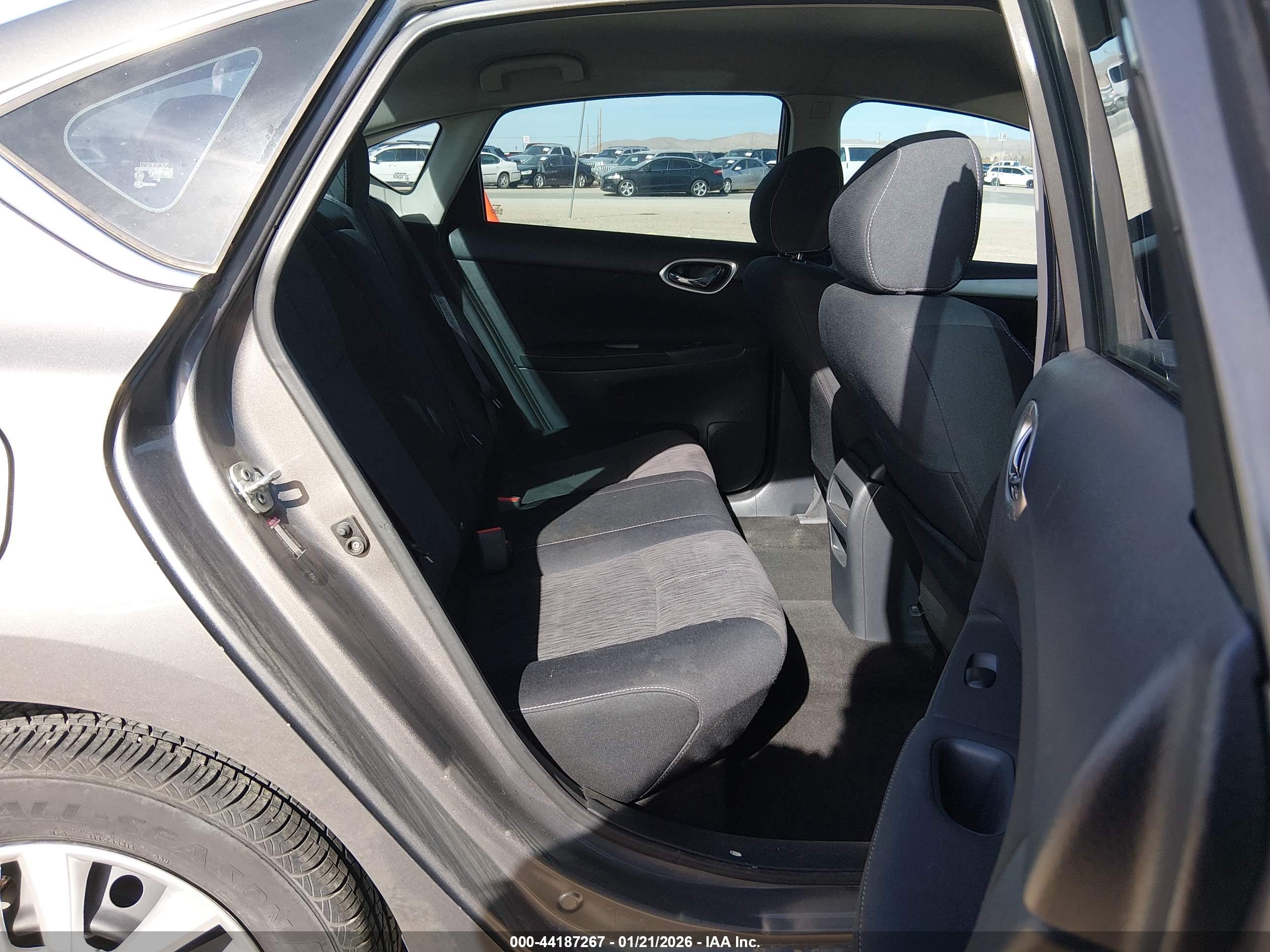 NISSAN SENTRA image 8