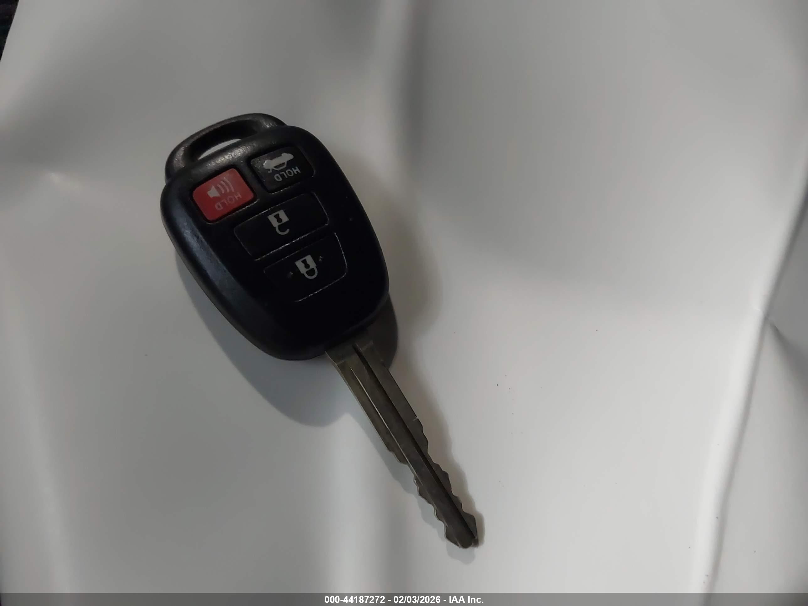TOYOTA CAMRY image 11