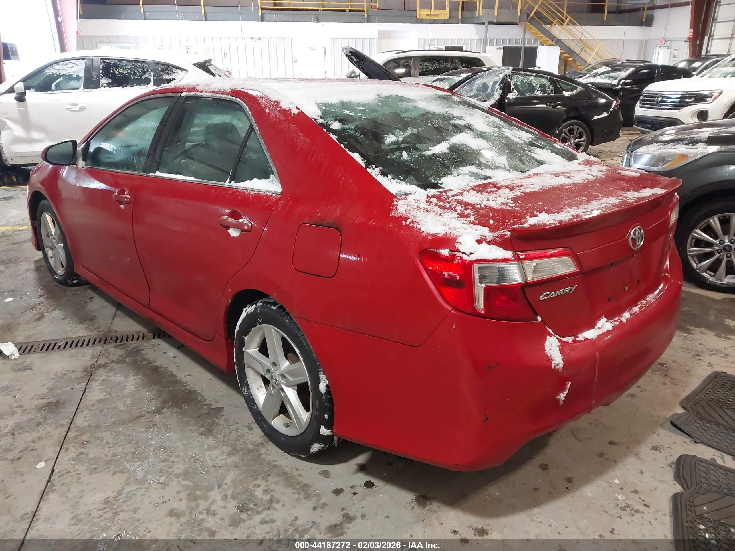 TOYOTA CAMRY image 3