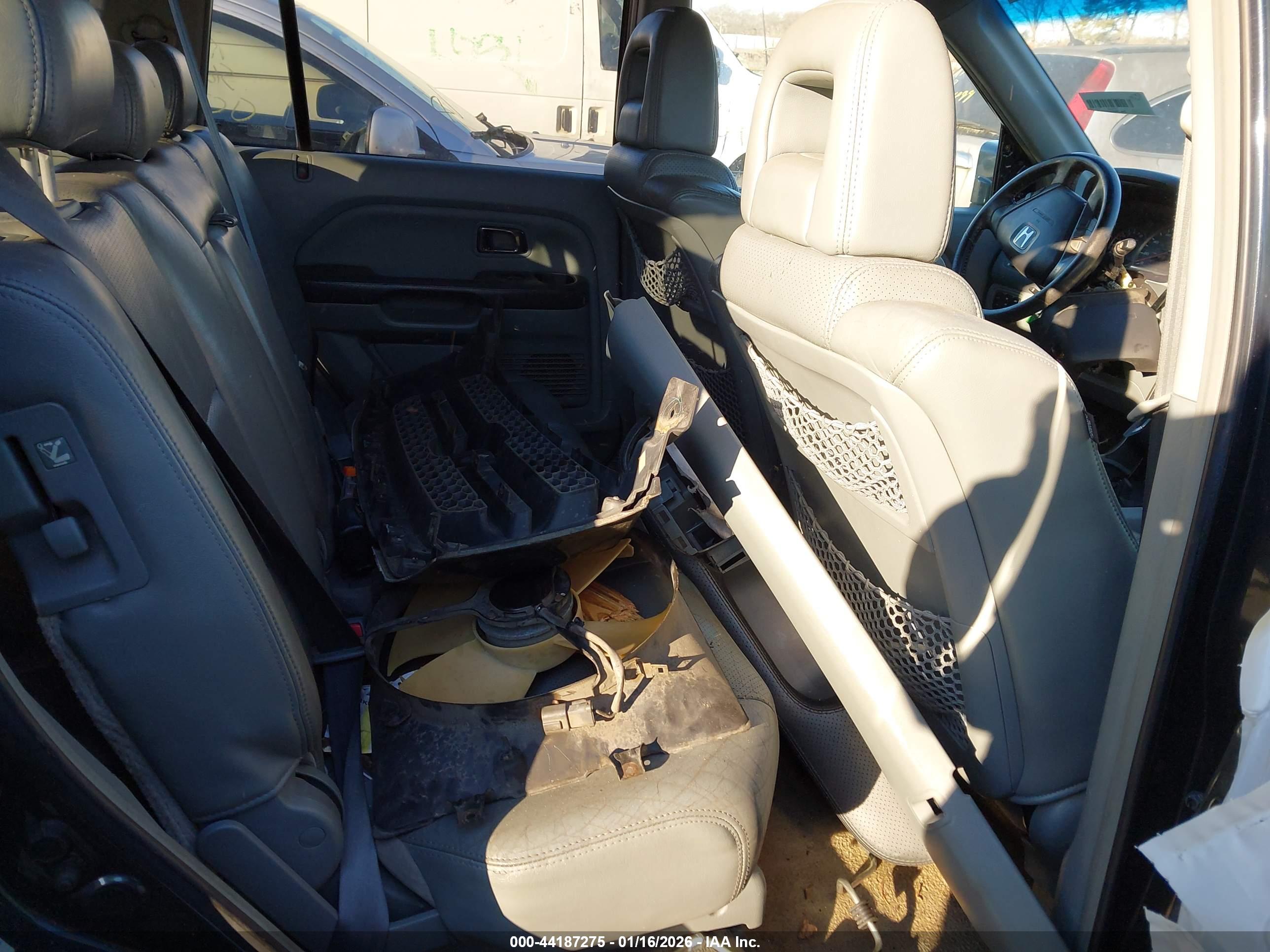 HONDA PILOT image 8