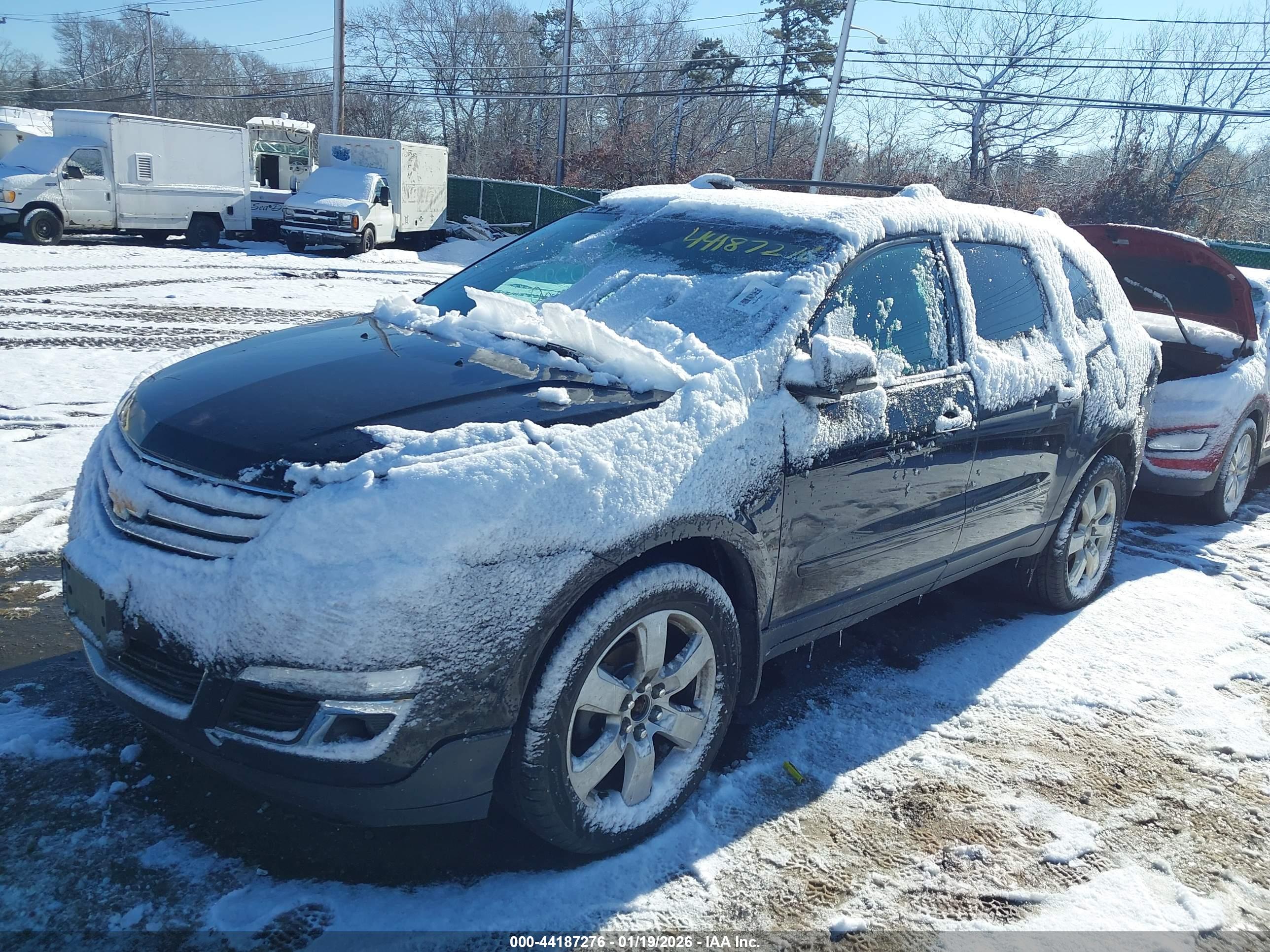 CHEVROLET TRAVERSE image 2