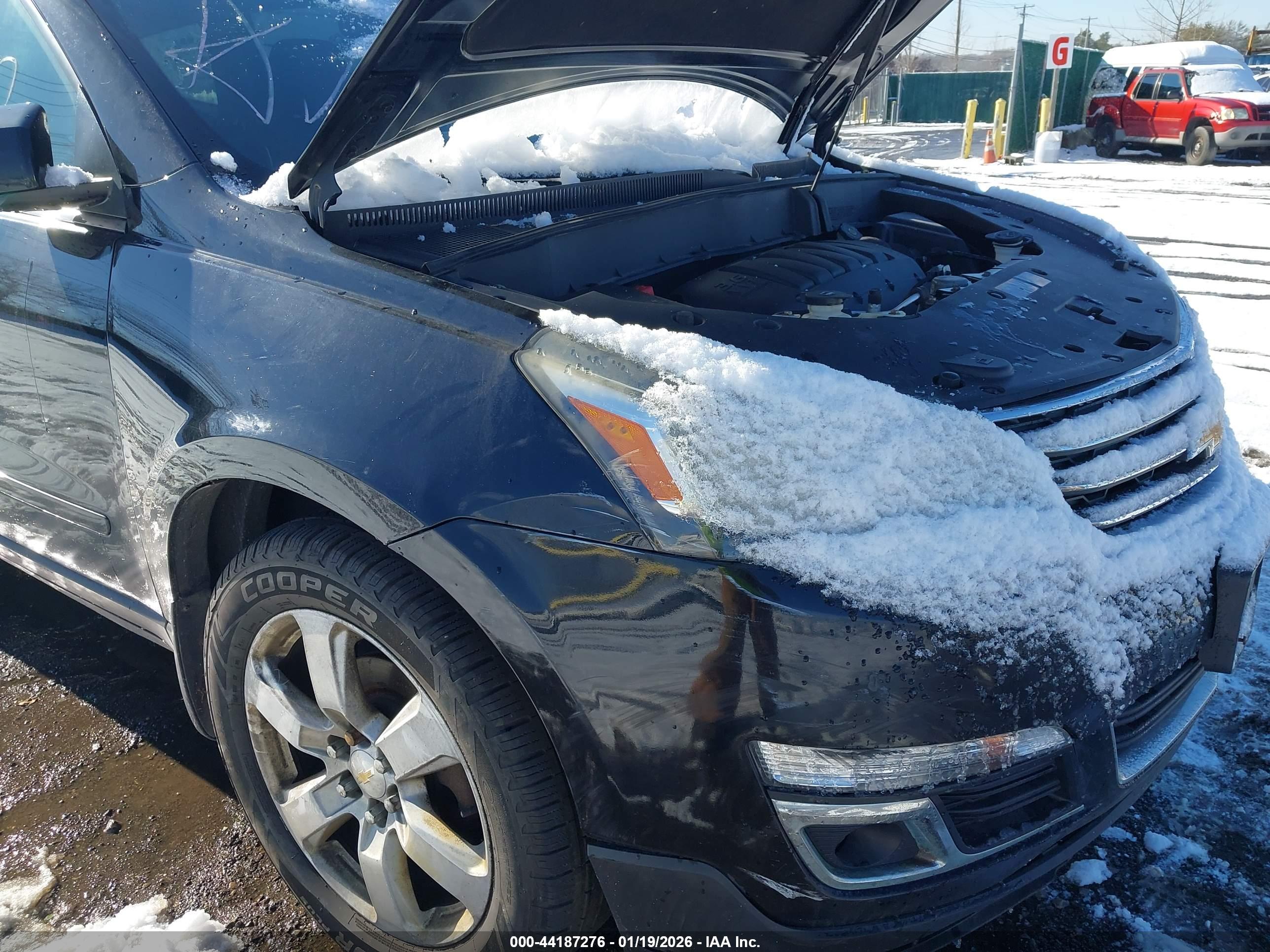 CHEVROLET TRAVERSE image 6