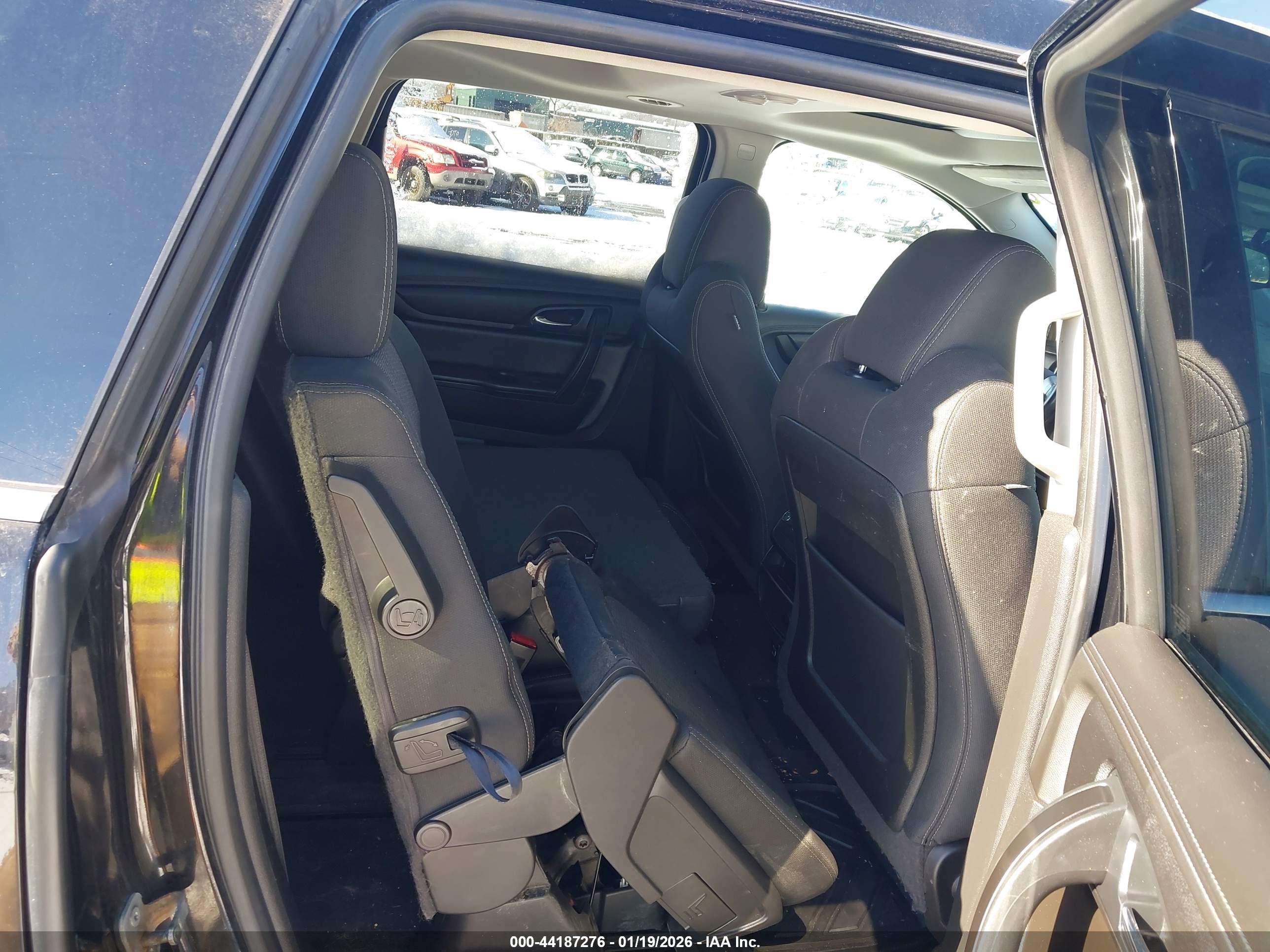 CHEVROLET TRAVERSE image 8
