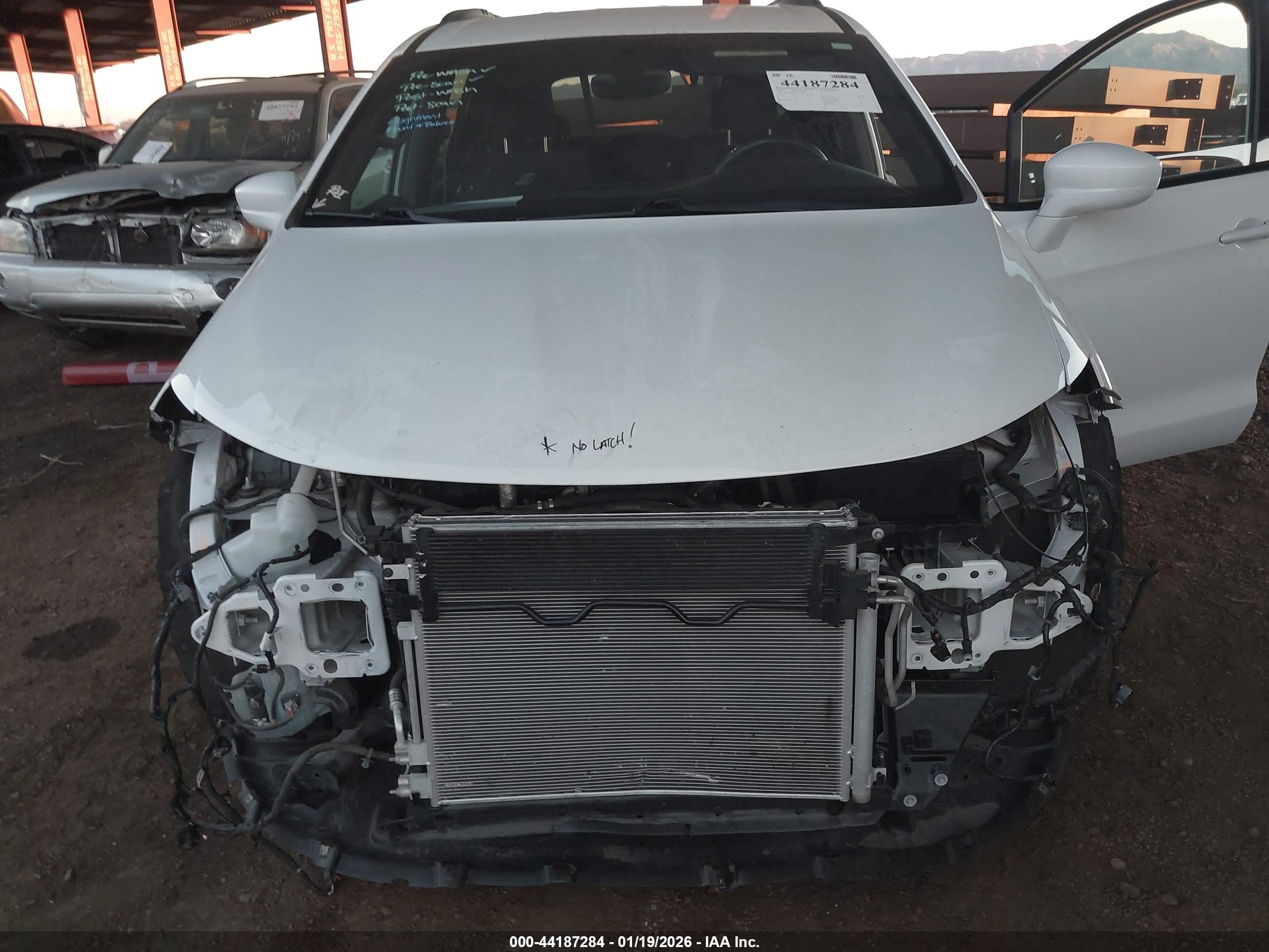 CHRYSLER PACIFICA image 6
